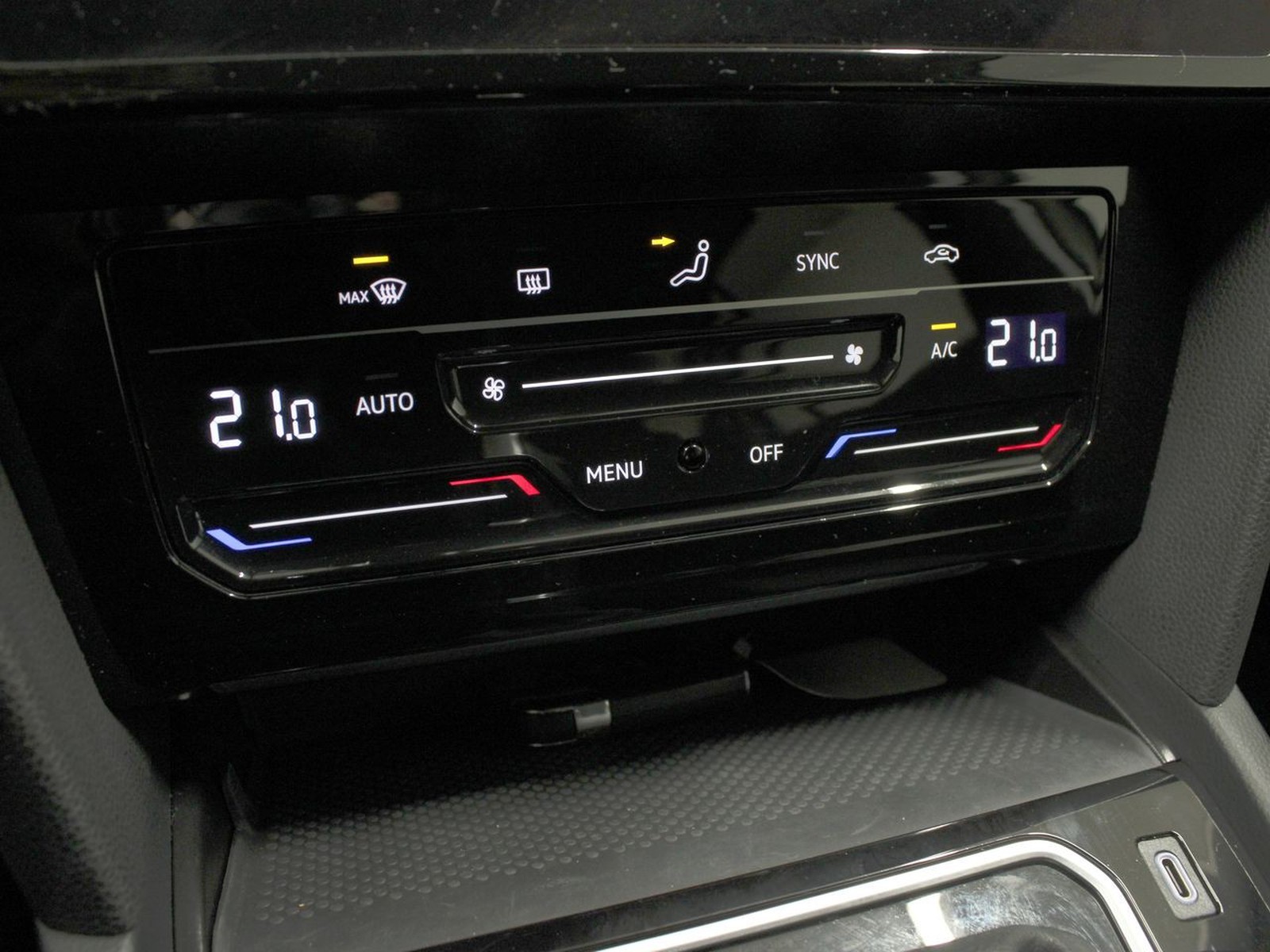 21 - Volkswagen Passat variant 2.0 tdi scr evo 150cv business dsg