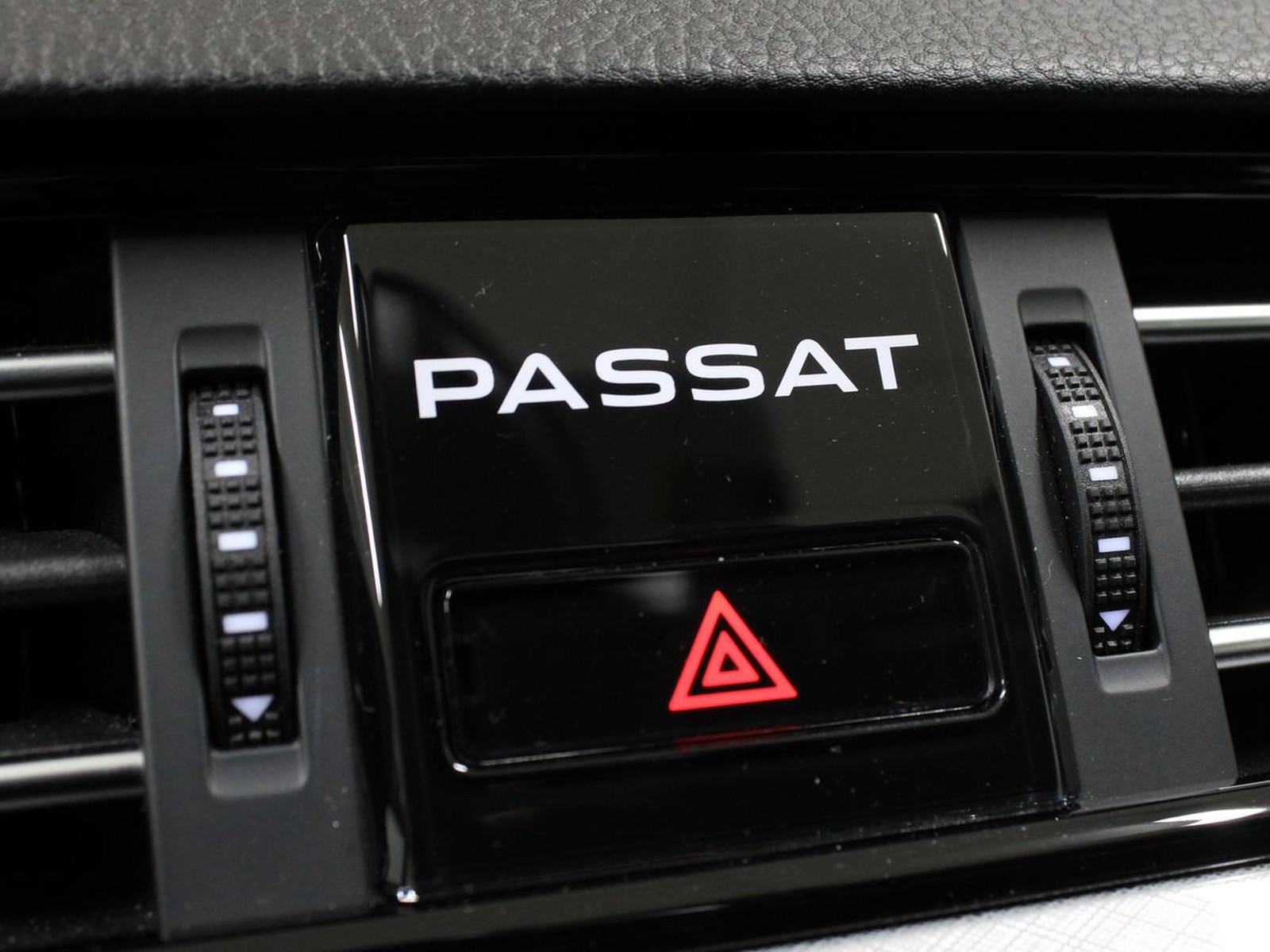 32 - Volkswagen Passat variant 2.0 tdi scr evo 150cv business dsg