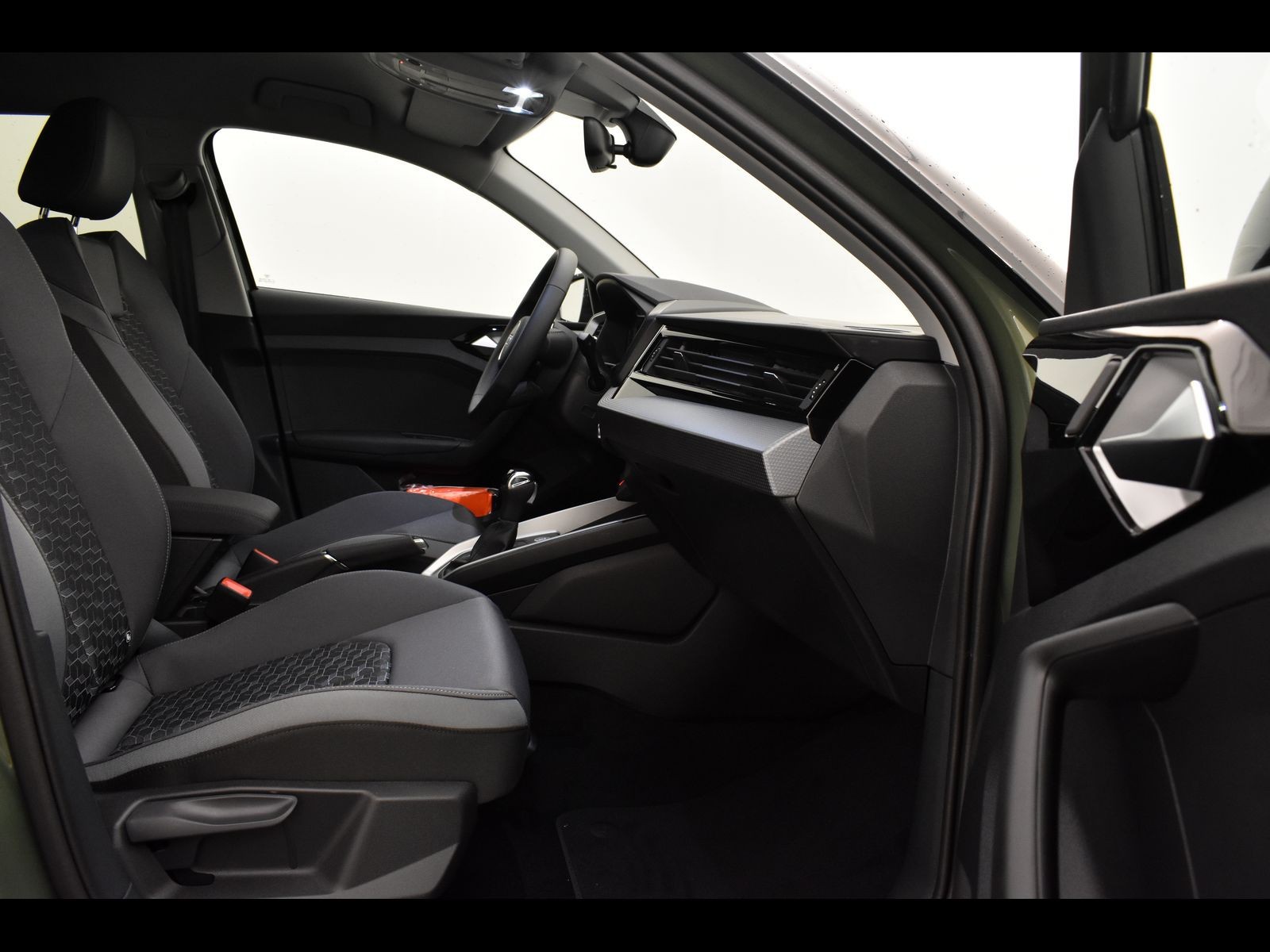 14 - Audi A1 sportback 30 1.0 tfsi 116cv identity black s tronic