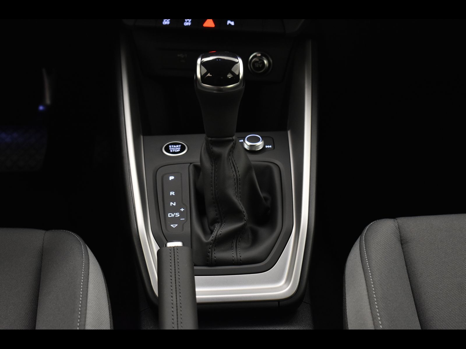 20 - Audi A1 sportback 30 1.0 tfsi 116cv identity black s tronic