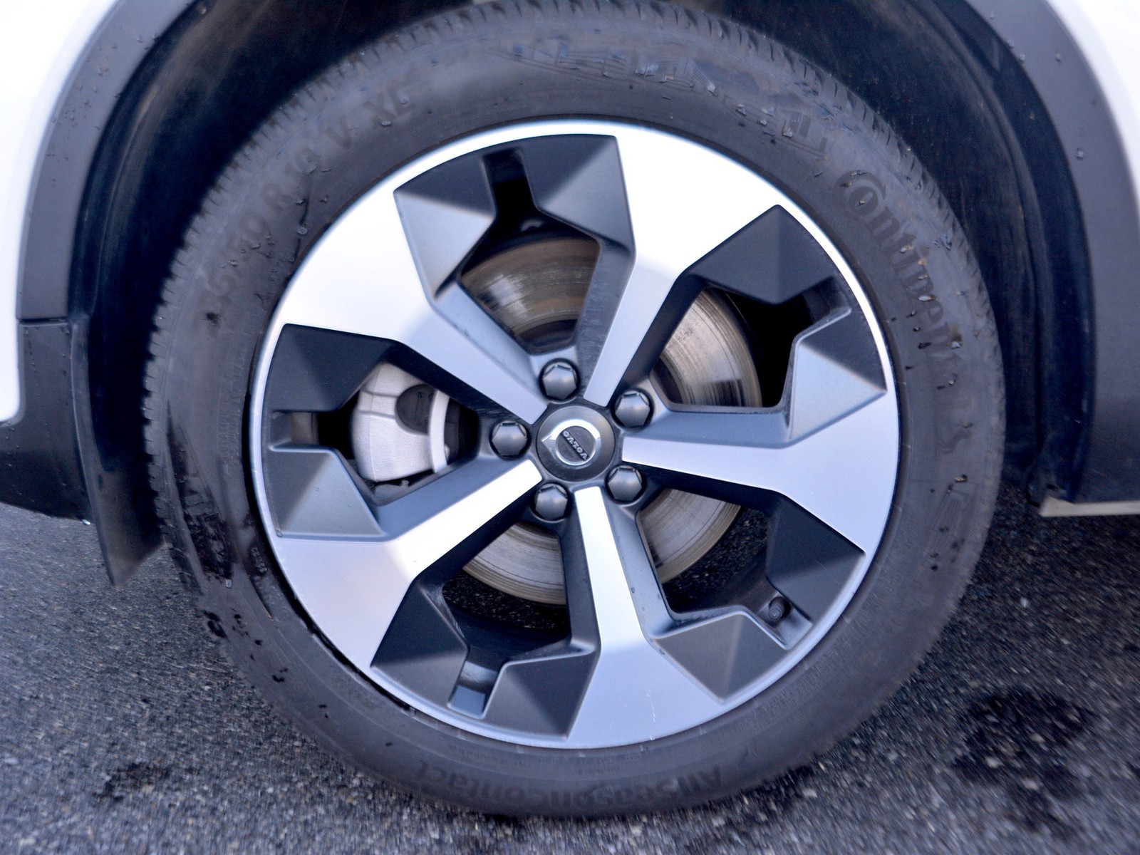 15 - Volvo XC40 2.0 b3 core automatico