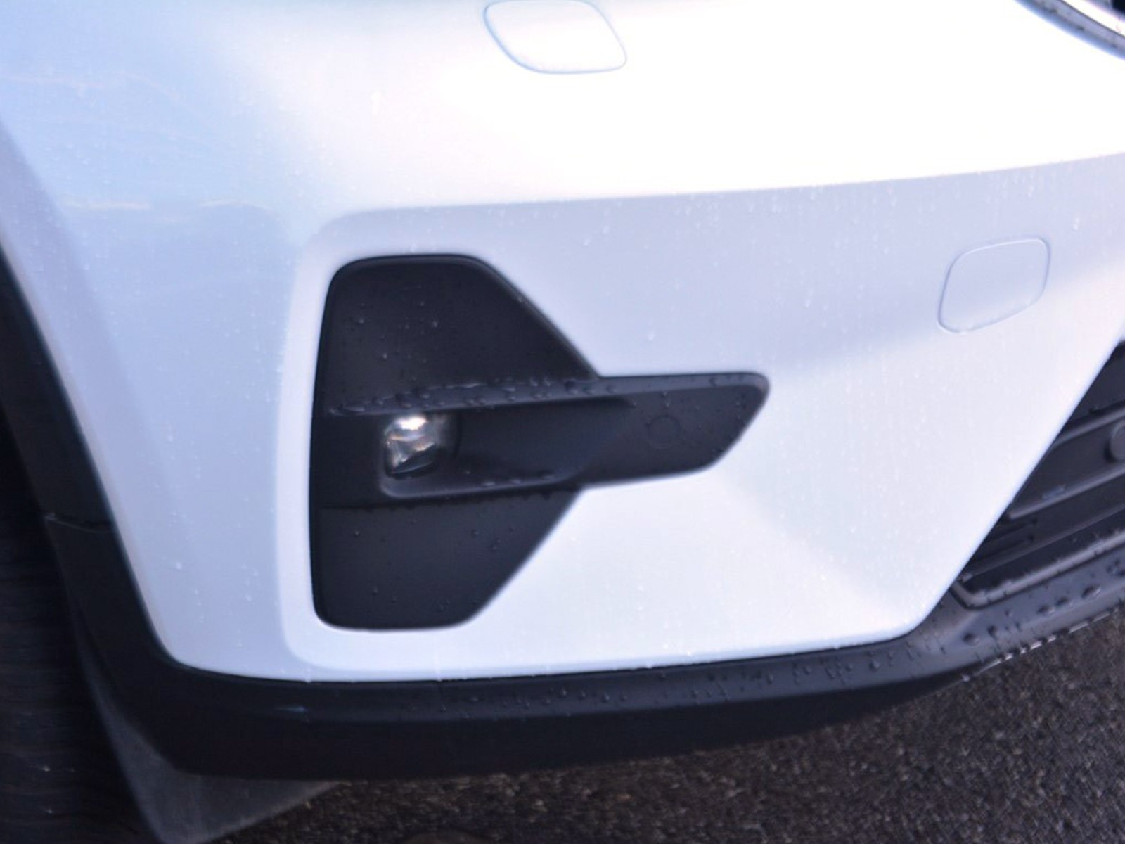 23 - Volvo XC40 2.0 b3 core automatico