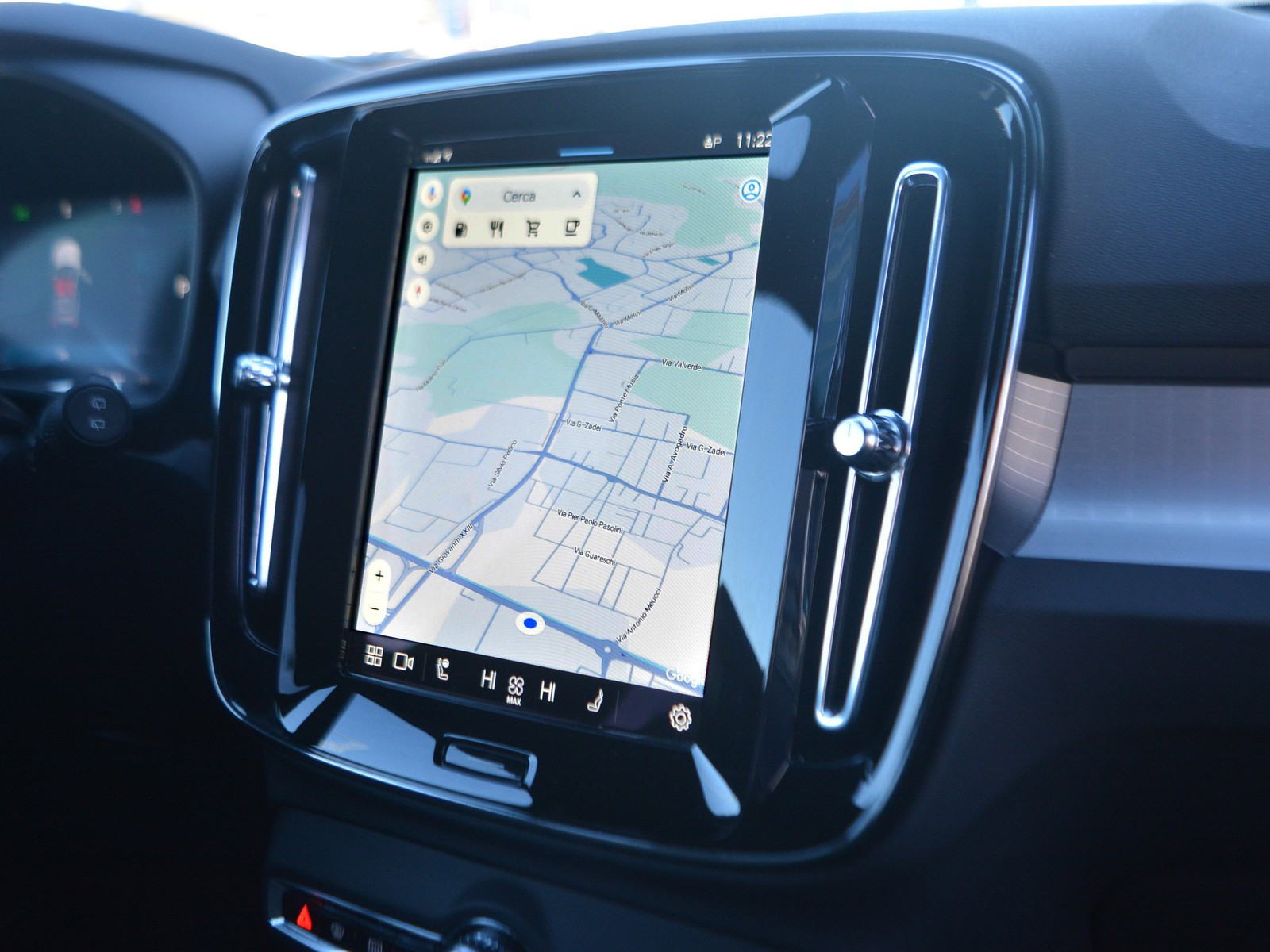 10 - Volvo XC40 2.0 b3 core automatico