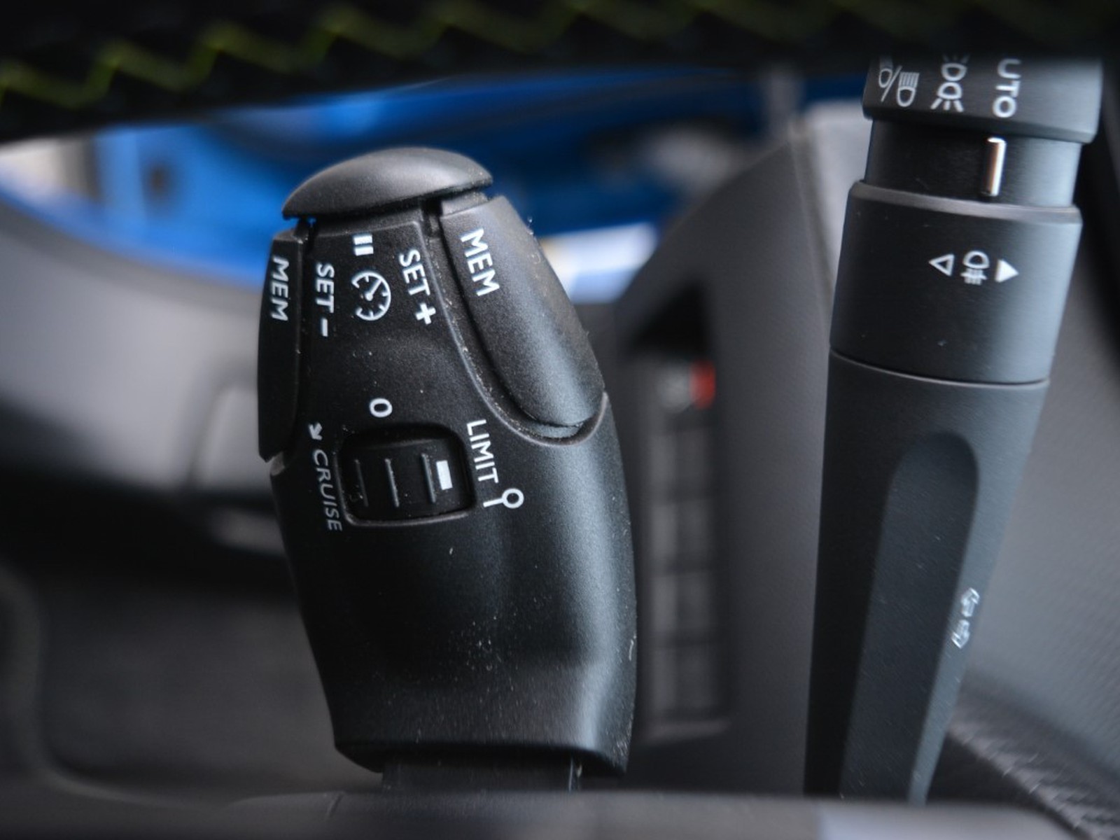 17 - Peugeot e-2008 100kw gt