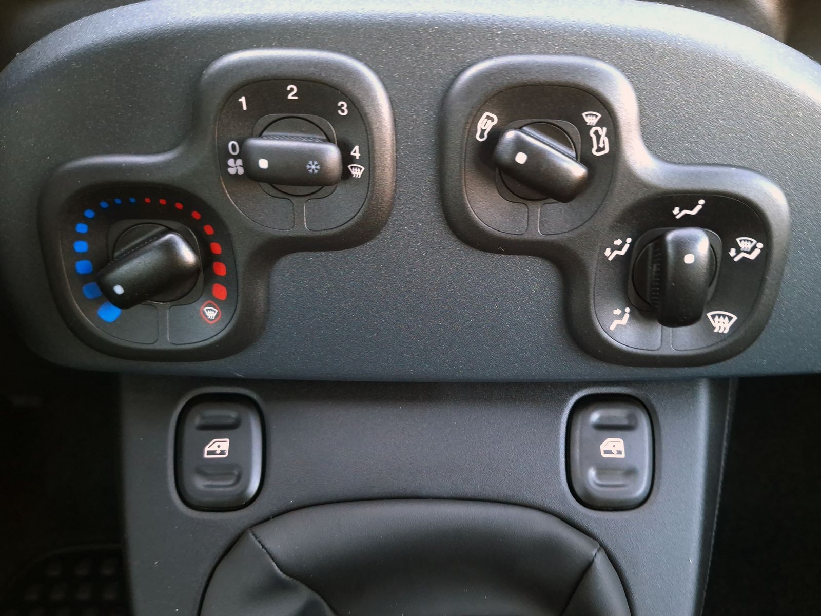 17 - Fiat Pandina 1.0 firefly hybrid 70cv pop s&s