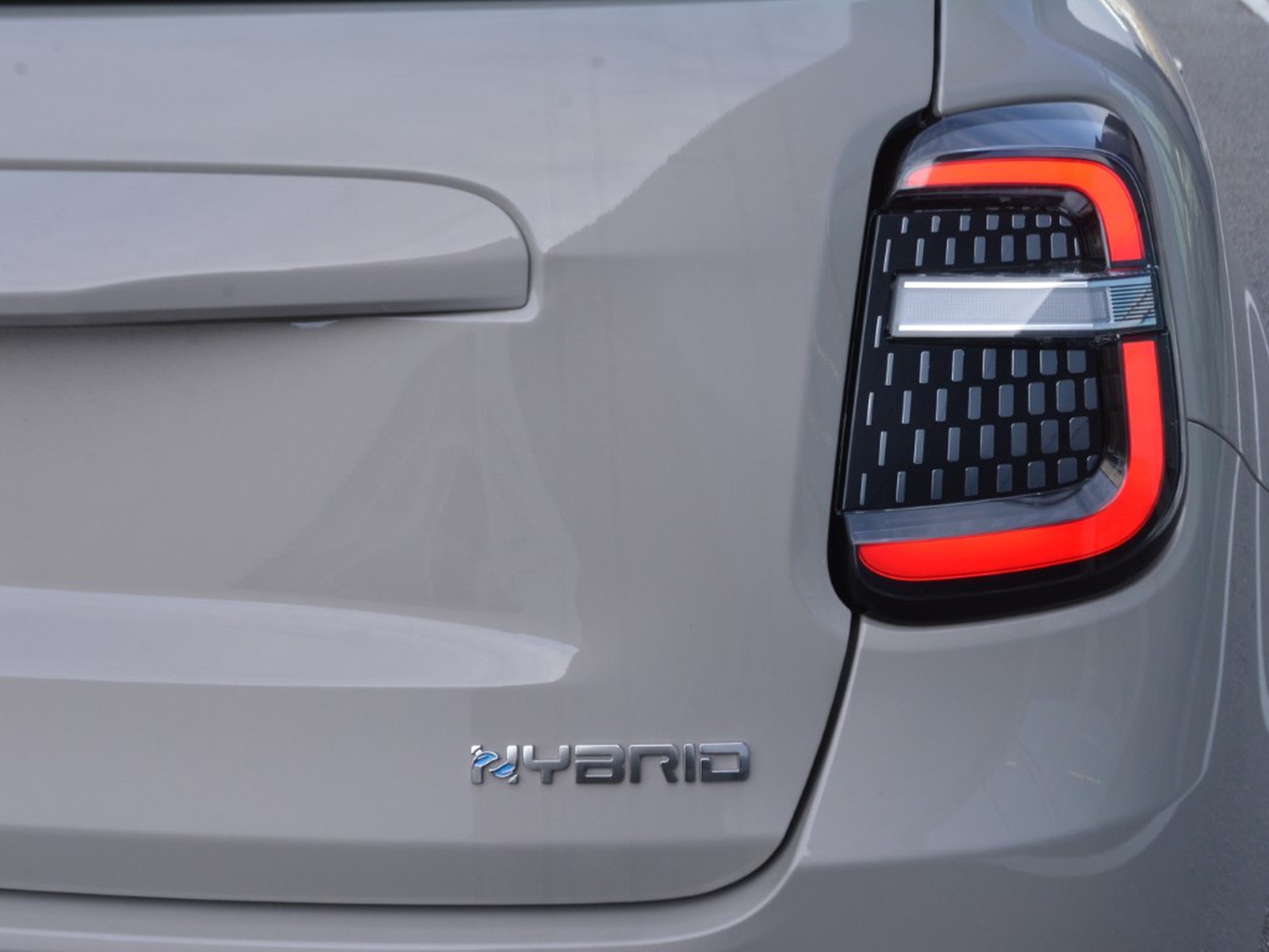 24 - Fiat 600 1.2 hybrid 110cv la prima ii edct