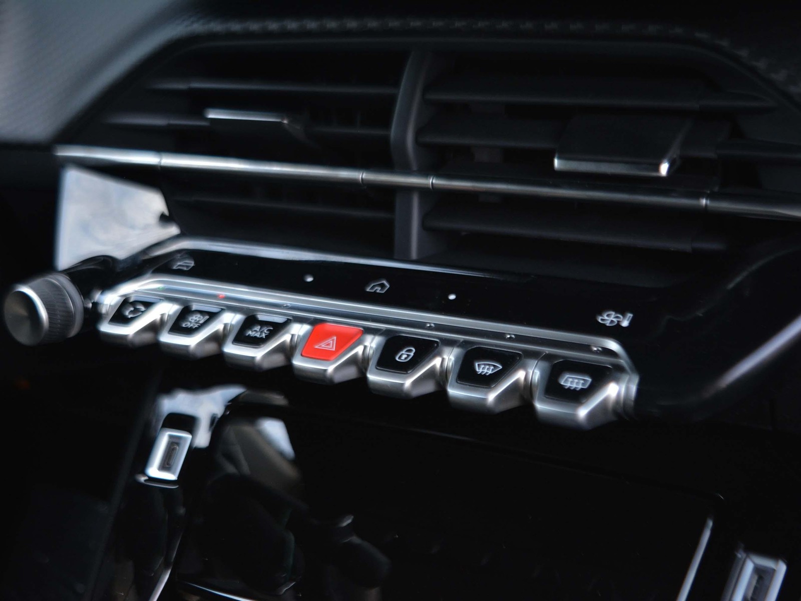 11 - Peugeot 2008 1.2 puretech 100cv allure s&s