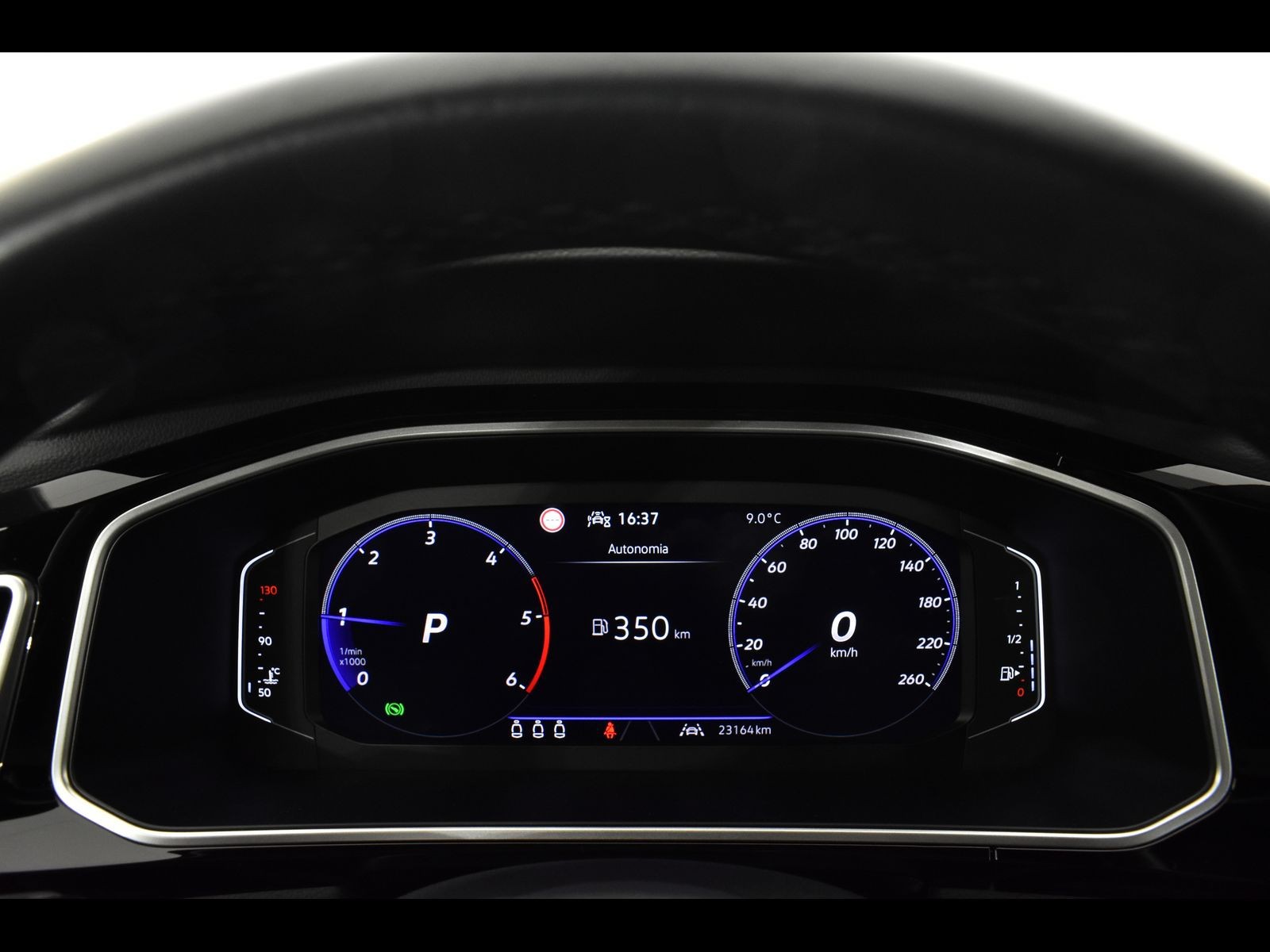 18 - Volkswagen T-Roc 2.0 tdi scr 150cv r line dsg