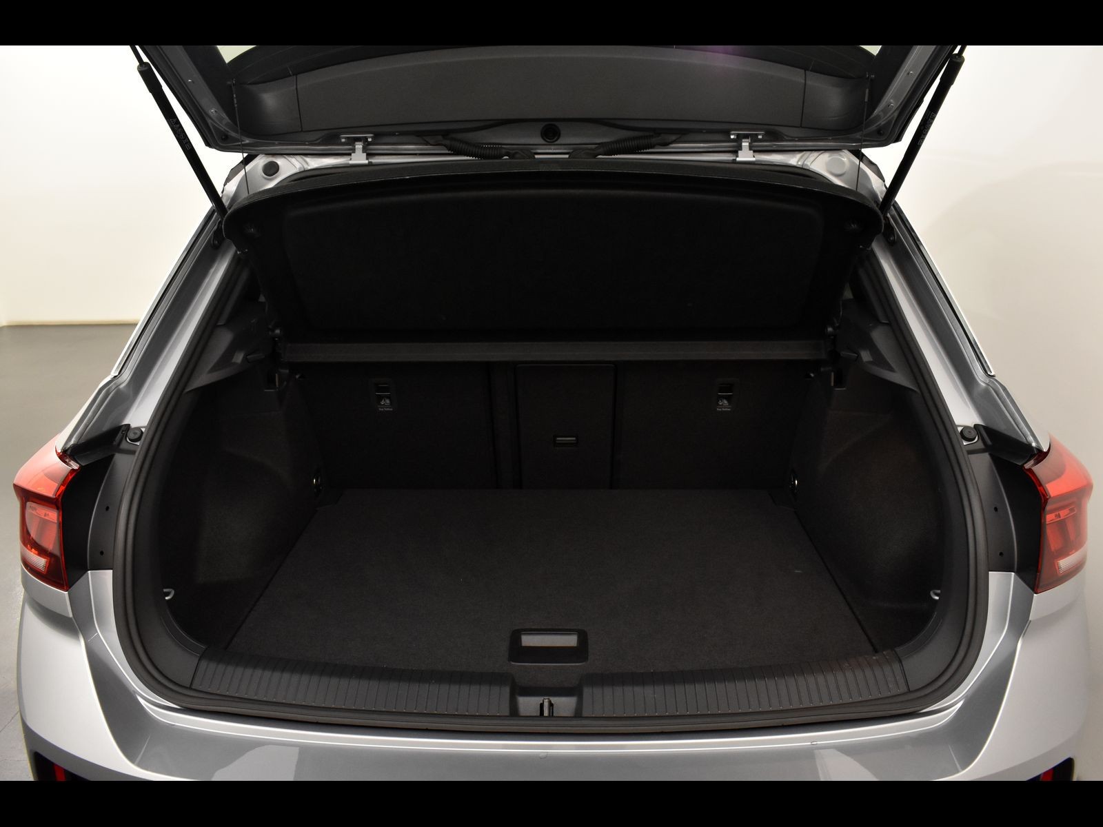 10 - Volkswagen T-Roc 2.0 tdi scr 150cv r line dsg