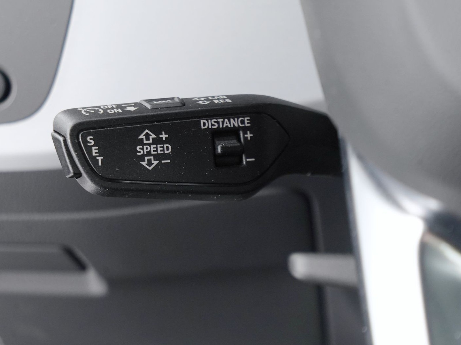 24 - Audi A4 avant 40 2.0 tdi mhev 204cv s line edition quattro s tronic