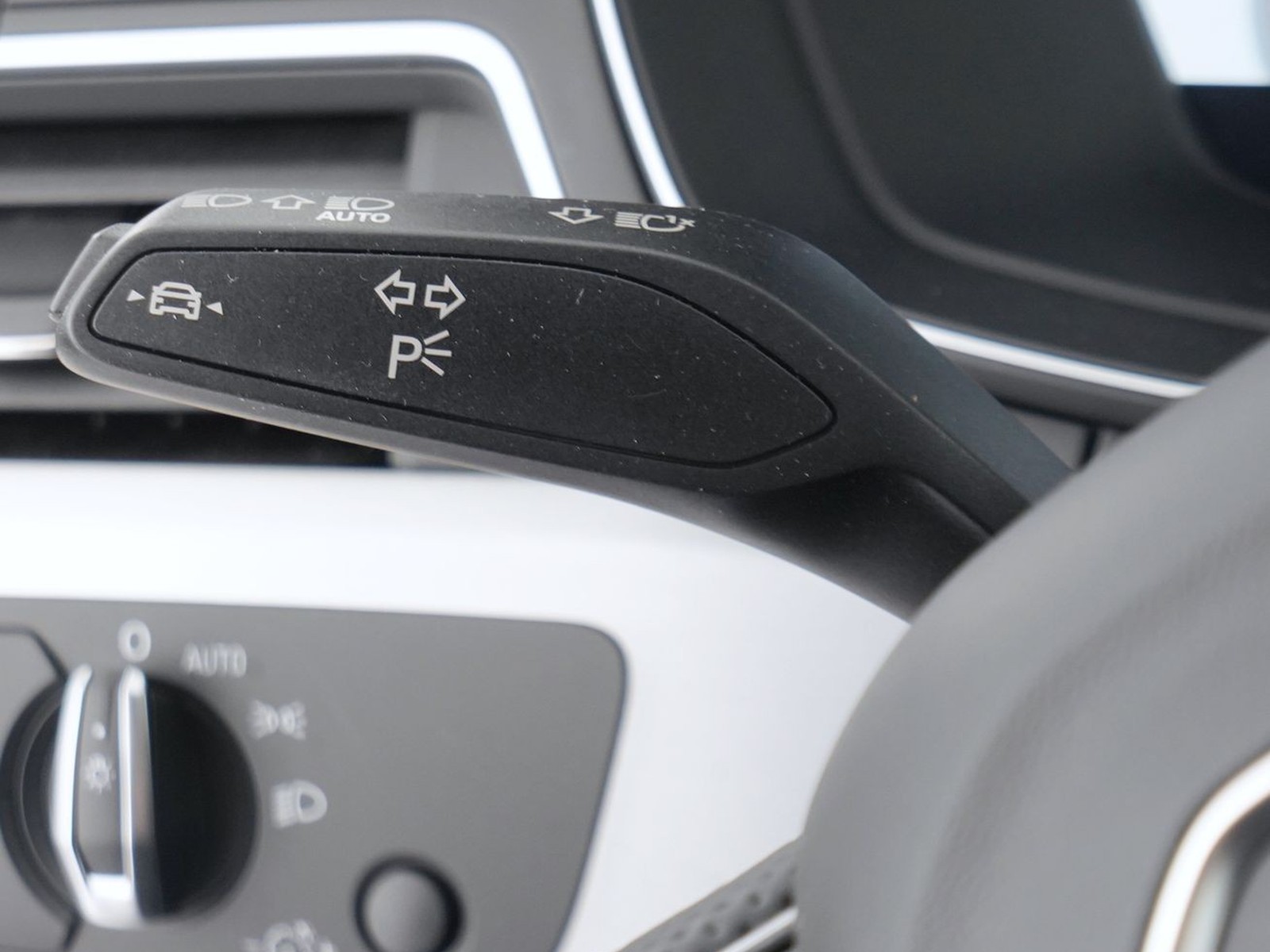 26 - Audi A4 avant 40 2.0 tdi mhev 204cv s line edition quattro s tronic