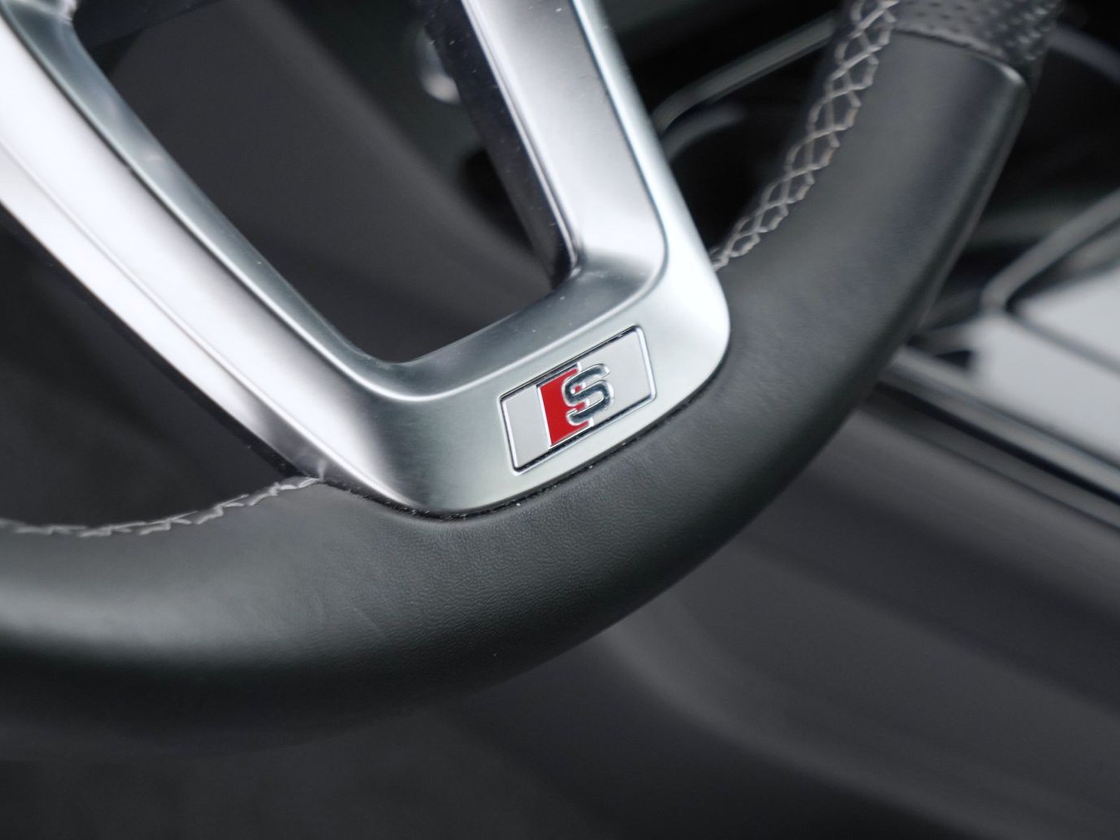 27 - Audi A4 avant 40 2.0 tdi mhev 204cv s line edition quattro s tronic