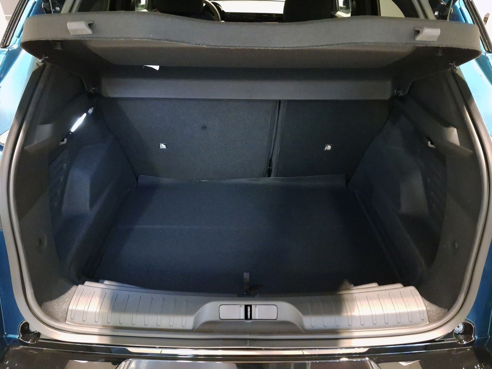 6 - Alfa Romeo Junior 1.2 hybrid 145cv ibrida edct6