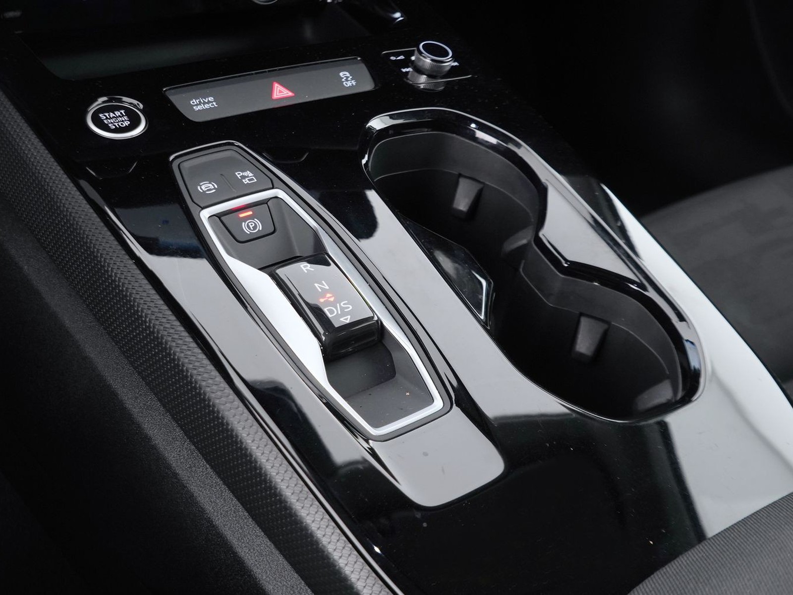 22 - Audi A5 avant 2.0 tdi mhev+ 204cv business advanced