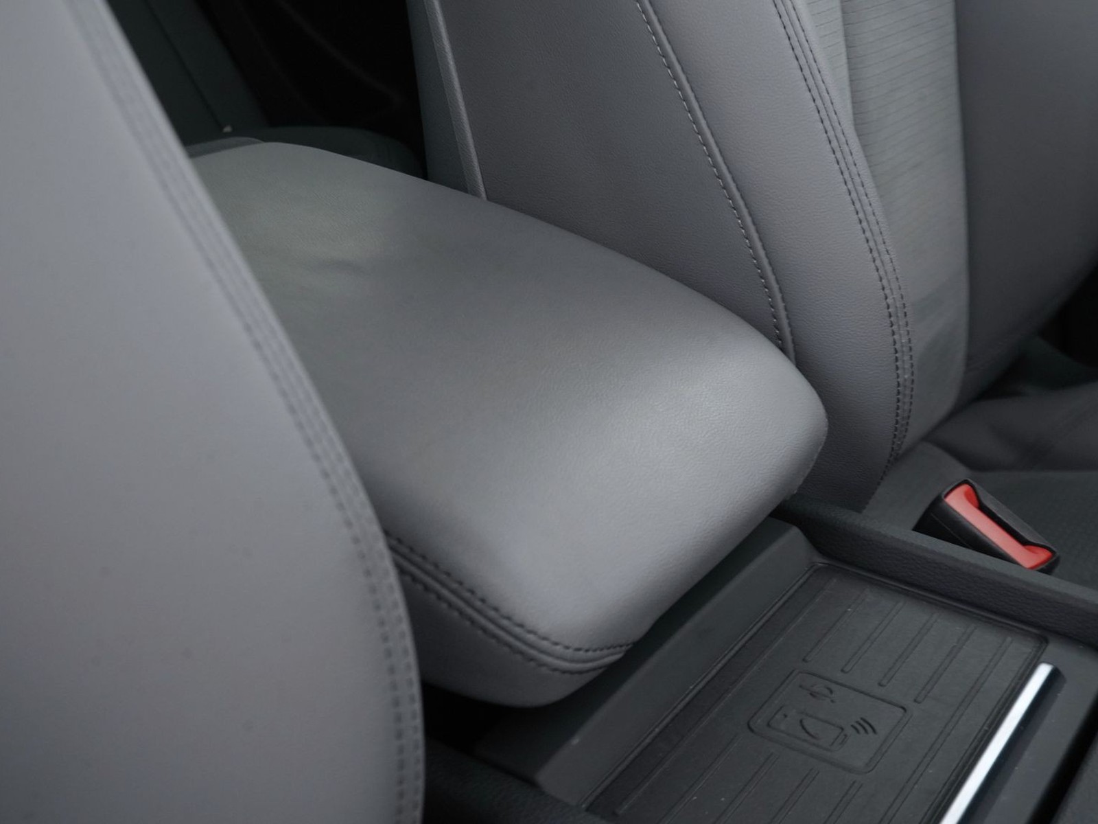 17 - Audi Q5 sportback 40 2.0 tdi mhev 12v s line quattro s tronic