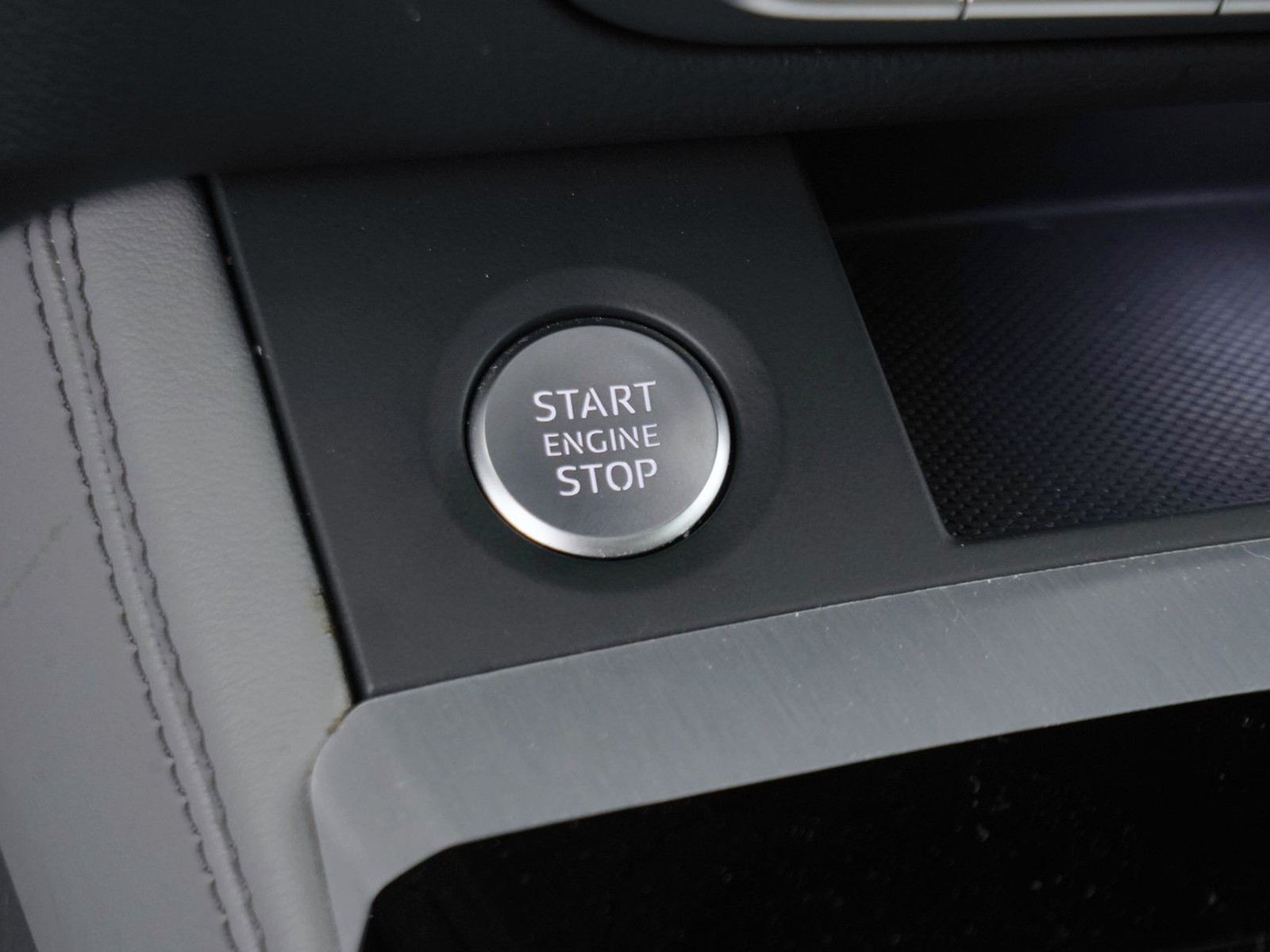 24 - Audi Q5 sportback 40 2.0 tdi mhev 12v s line quattro s tronic