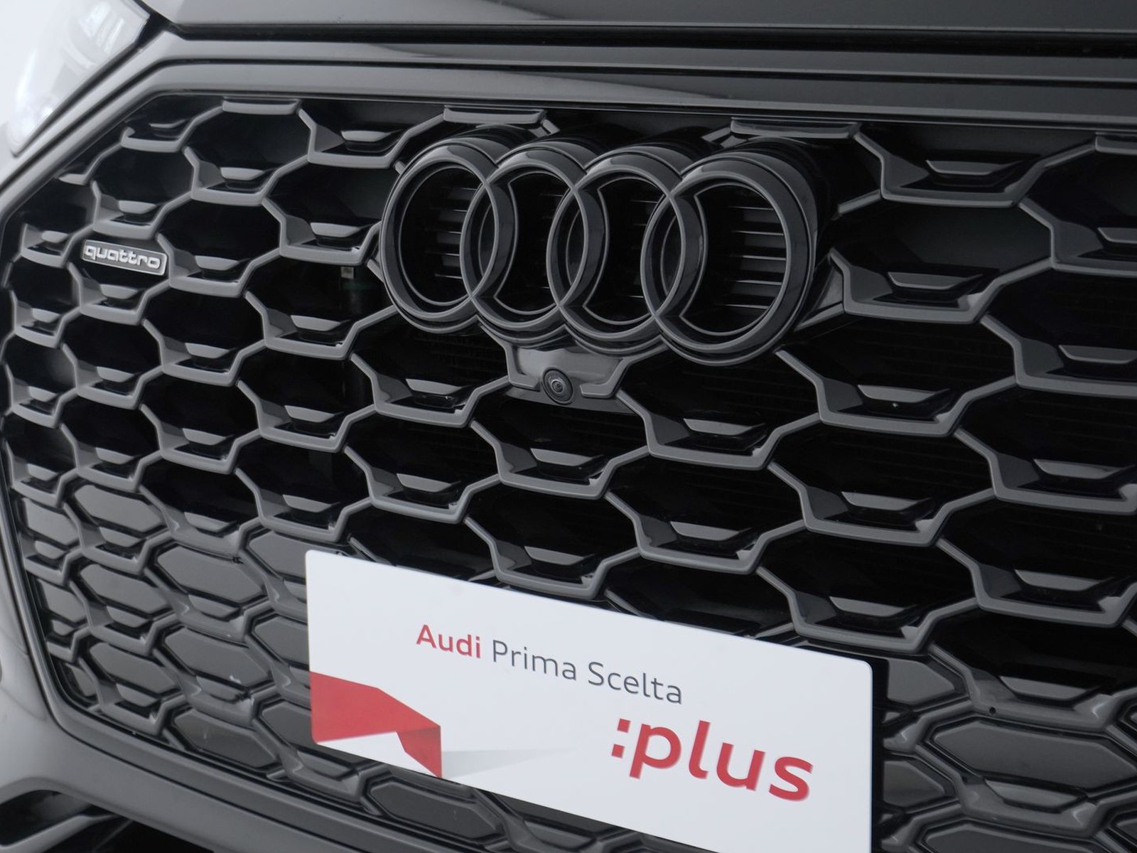 38 - Audi Q5 sportback 40 2.0 tdi mhev 12v s line quattro s tronic