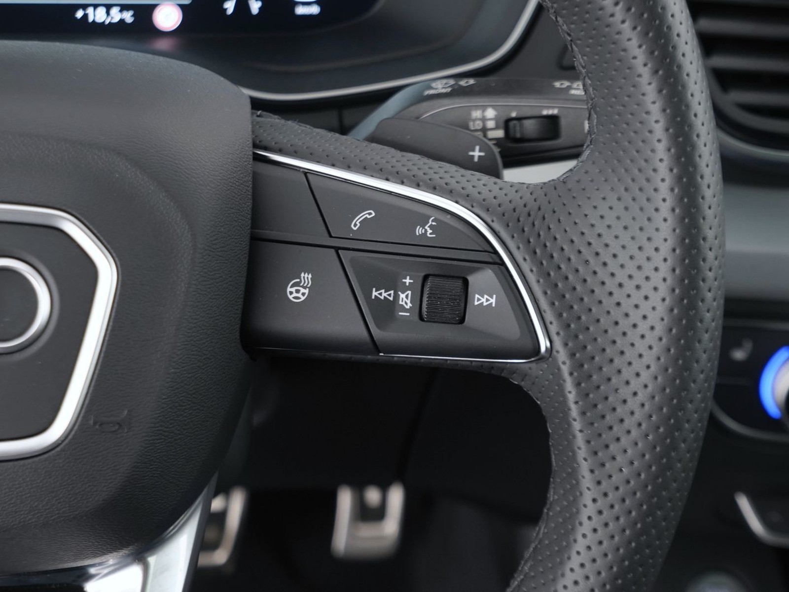 9 - Audi Q5 sportback 40 2.0 tdi mhev 12v s line quattro s tronic