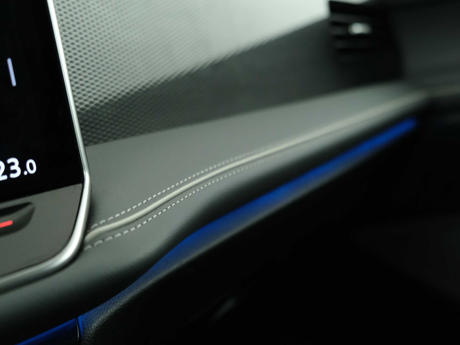 29 - Volkswagen Passat 1.5 etsi act 150cv business dsg