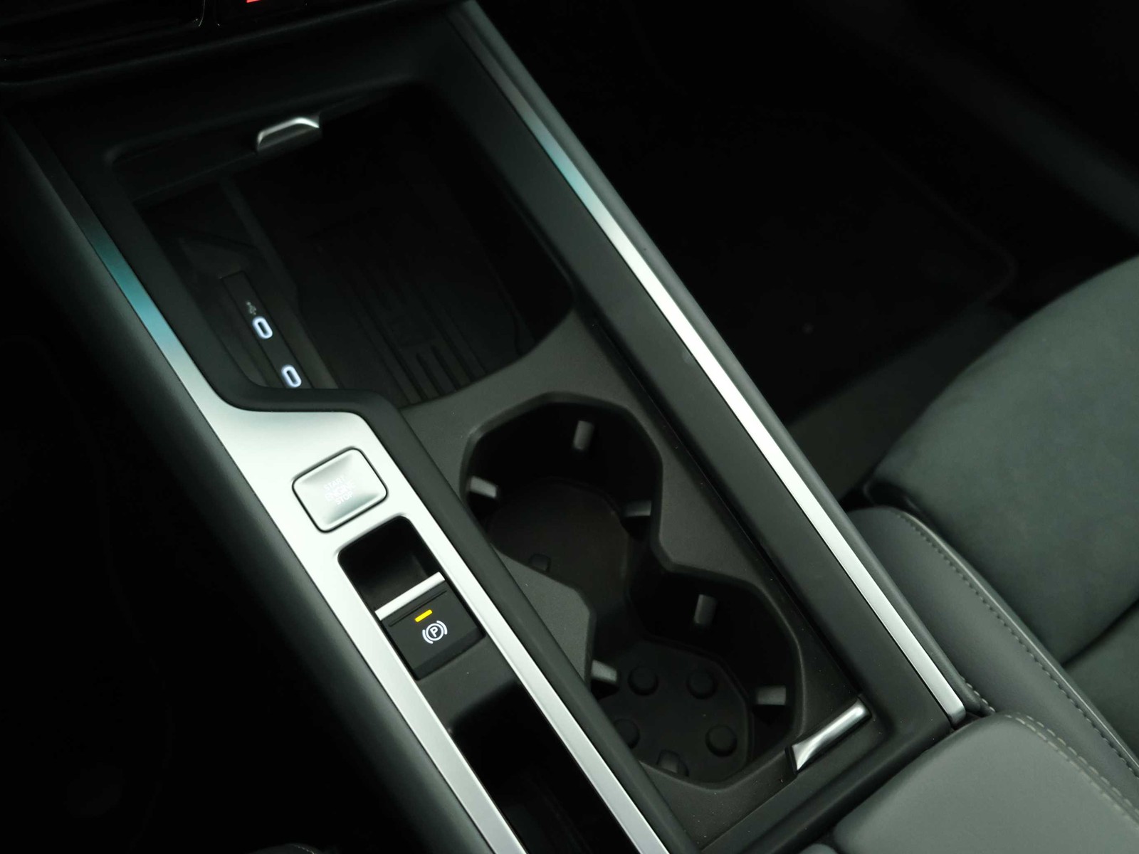 33 - Volkswagen Passat 1.5 etsi act 150cv business dsg