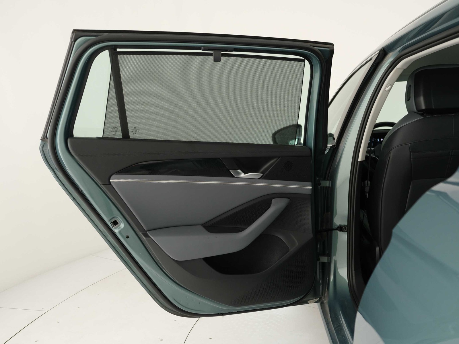 39 - Volkswagen Passat 1.5 etsi act 150cv business dsg