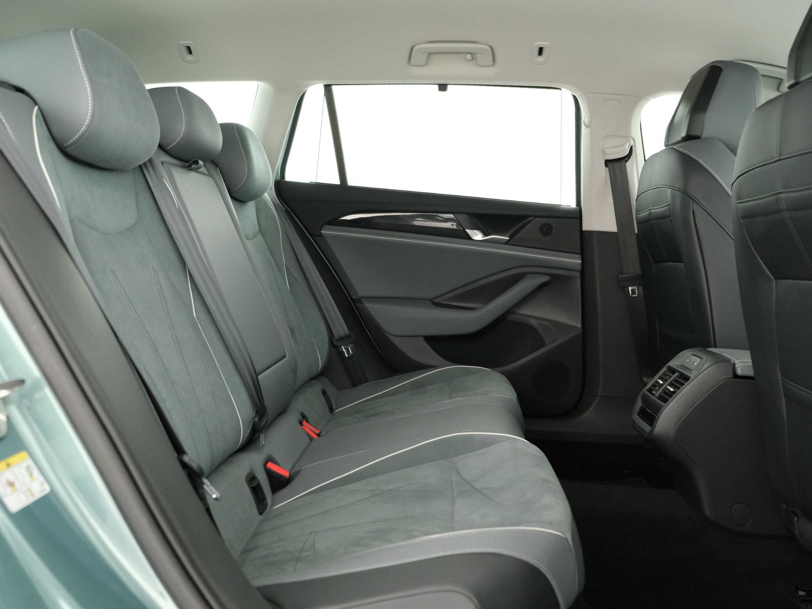 9 - Volkswagen Passat 1.5 etsi act 150cv business dsg