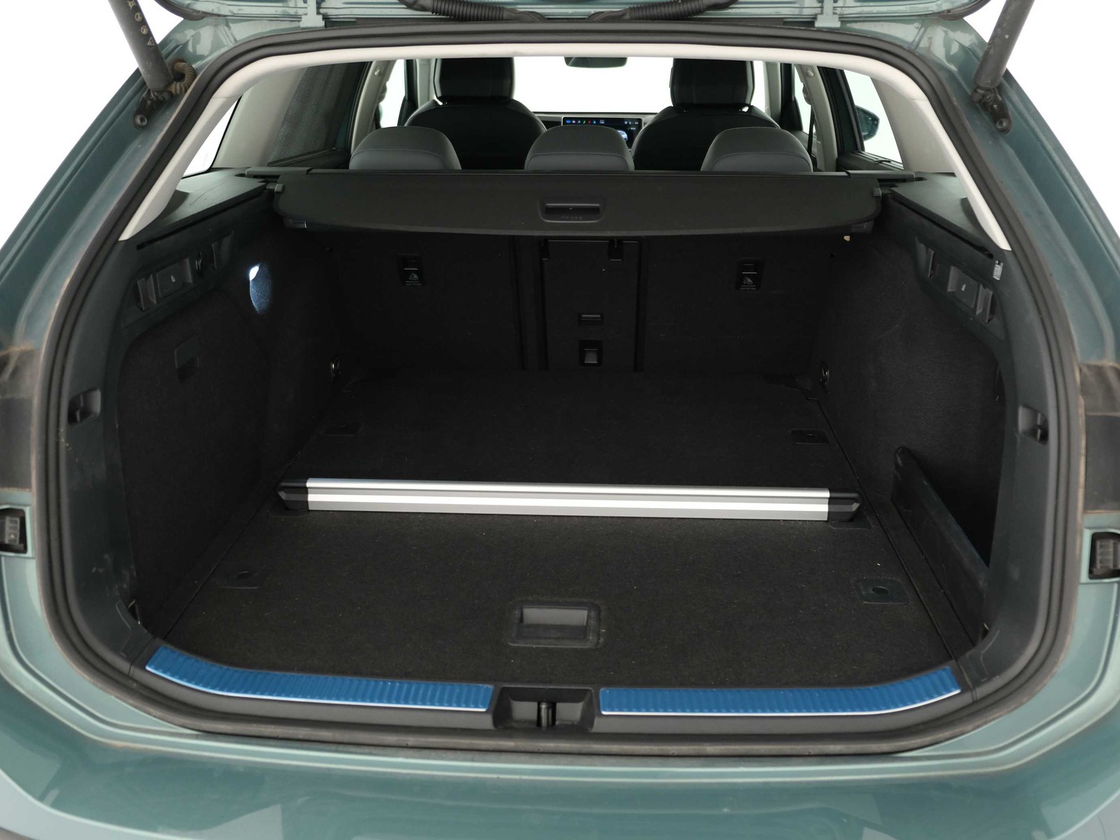 10 - Volkswagen Passat 1.5 etsi act 150cv business dsg