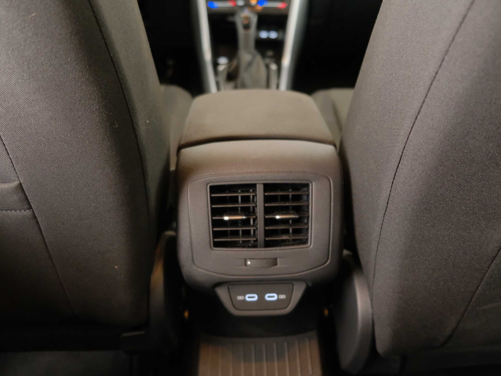 34 - Volkswagen T-Roc 1.5 tsi act edition plus dsg