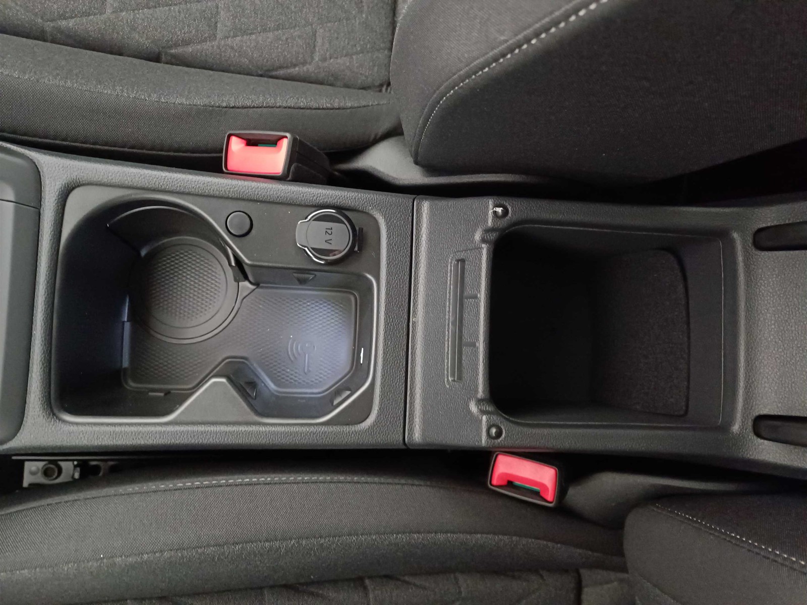 32 - Volkswagen Golf 1.5 tsi ehybrid 204cv edition plus dsg