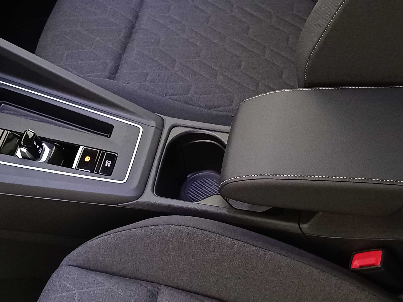 33 - Volkswagen Golf 1.5 tsi ehybrid 204cv edition plus dsg