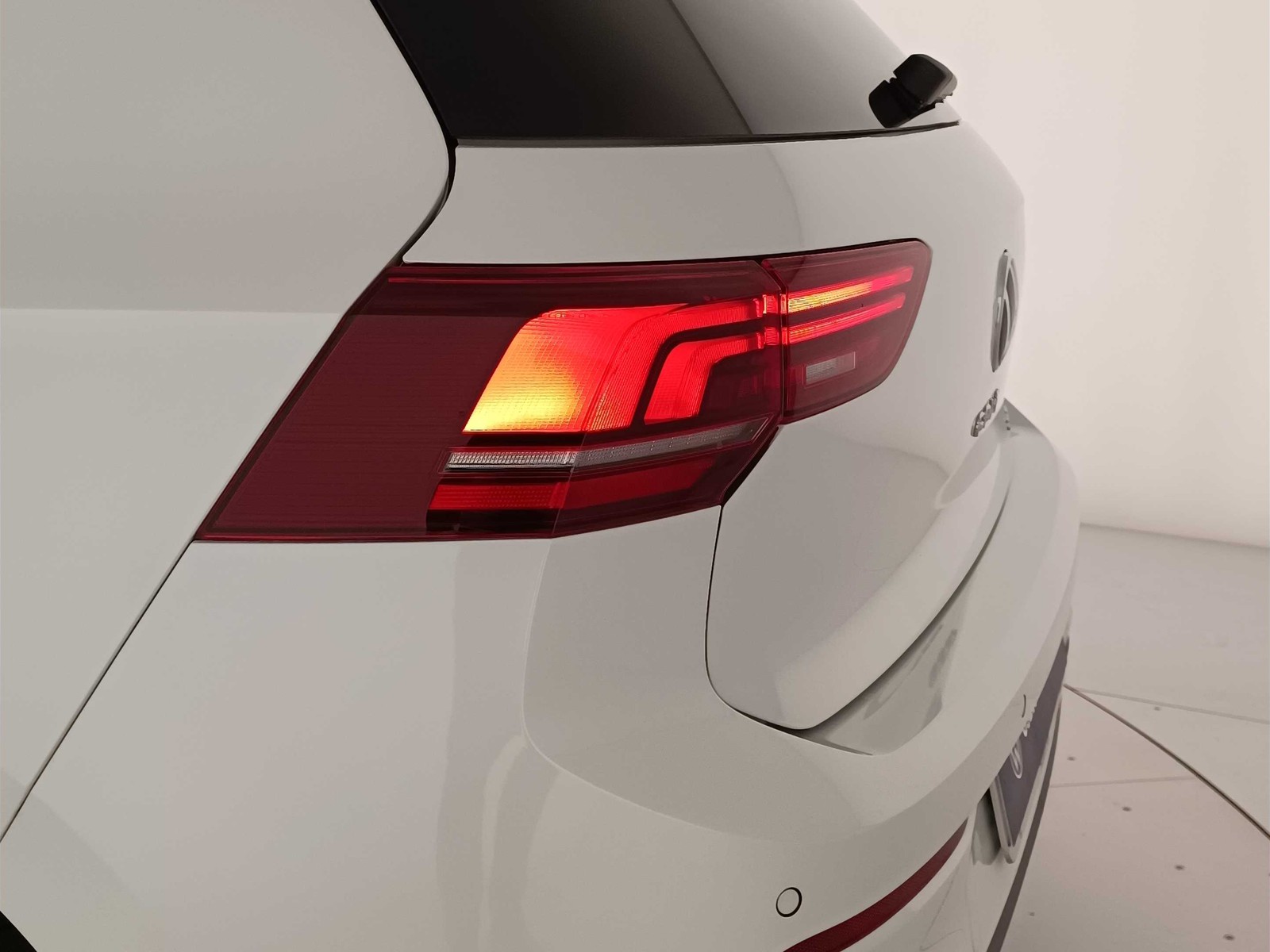 44 - Volkswagen Golf 1.5 tsi ehybrid 204cv edition plus dsg