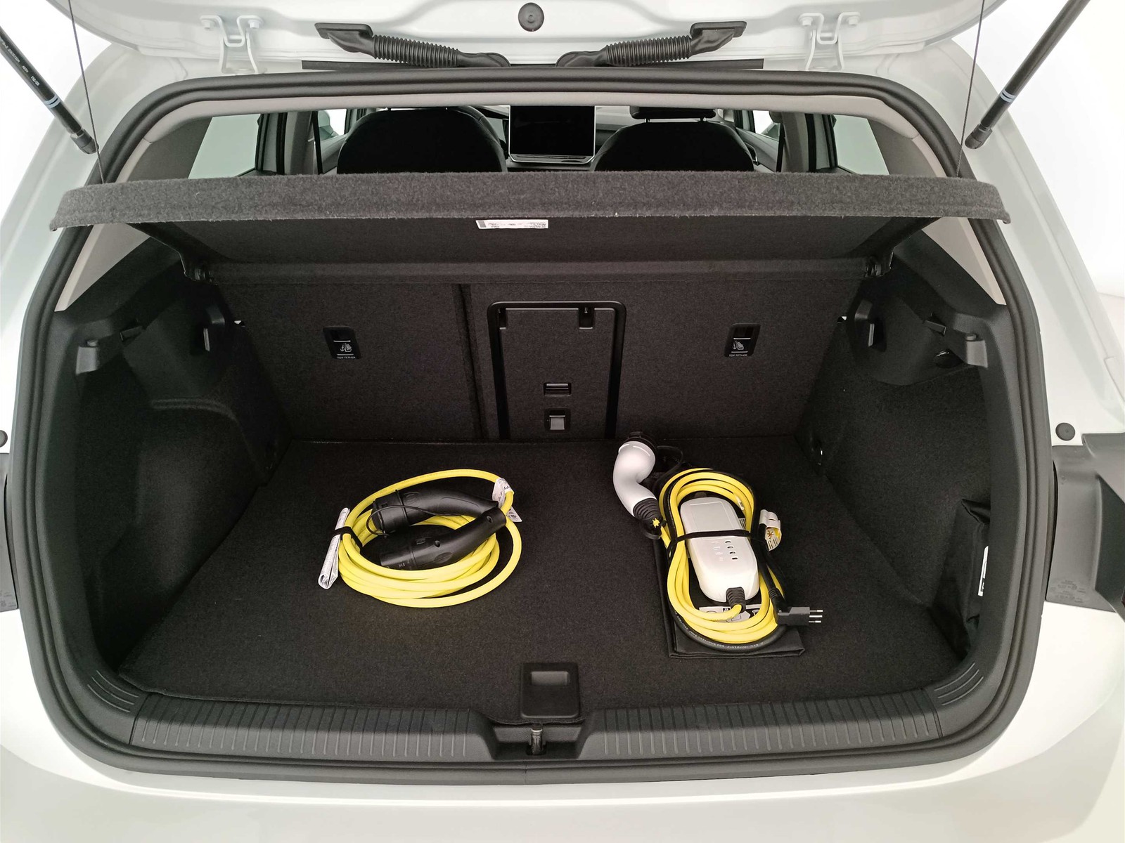 10 - Volkswagen Golf 1.5 tsi ehybrid 204cv edition plus dsg
