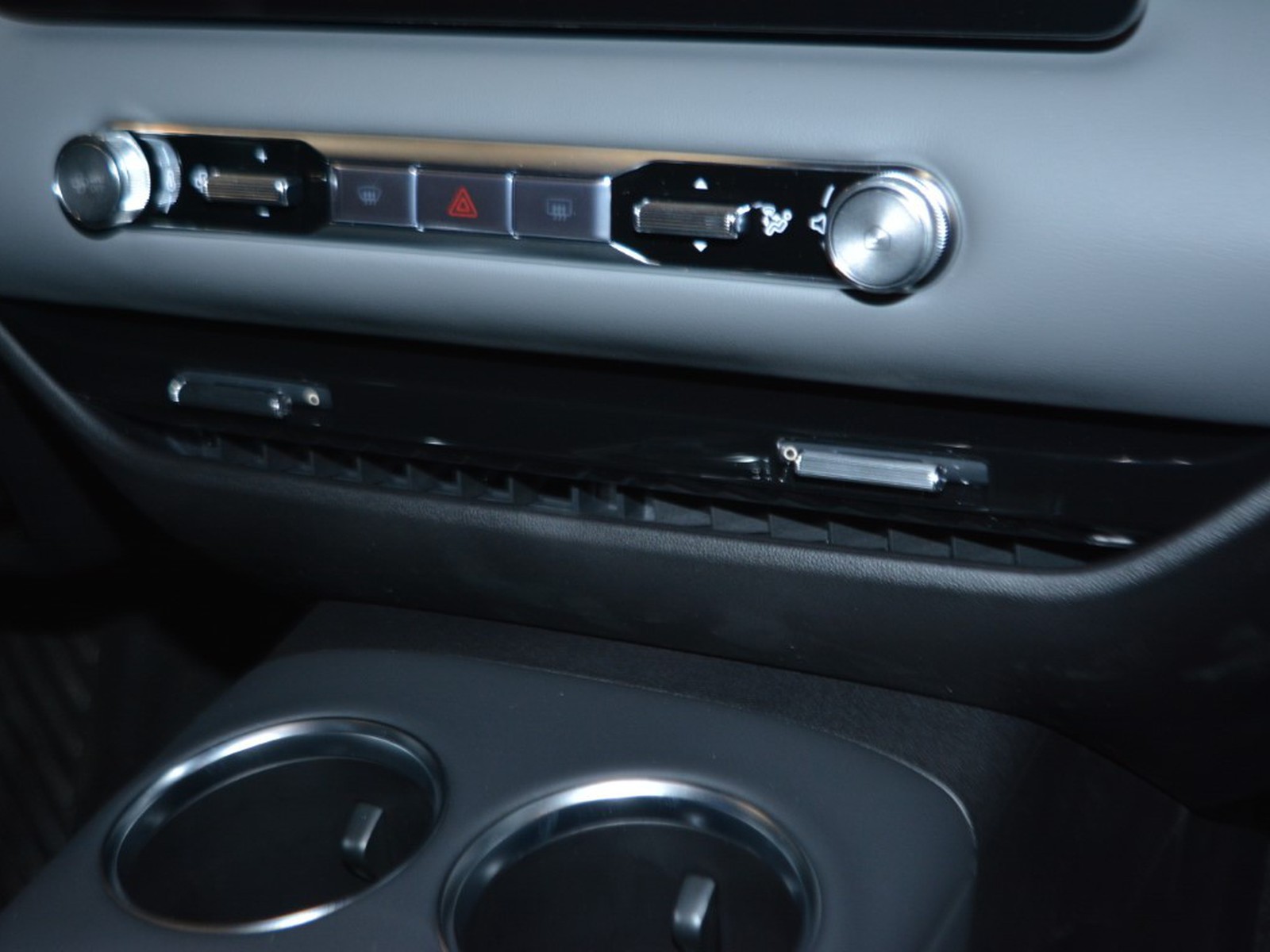 11 - Mg MGS5 EV ev luxury 64