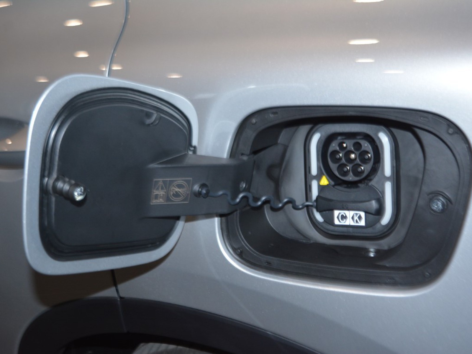 14 - Mg MGS5 EV ev luxury 64