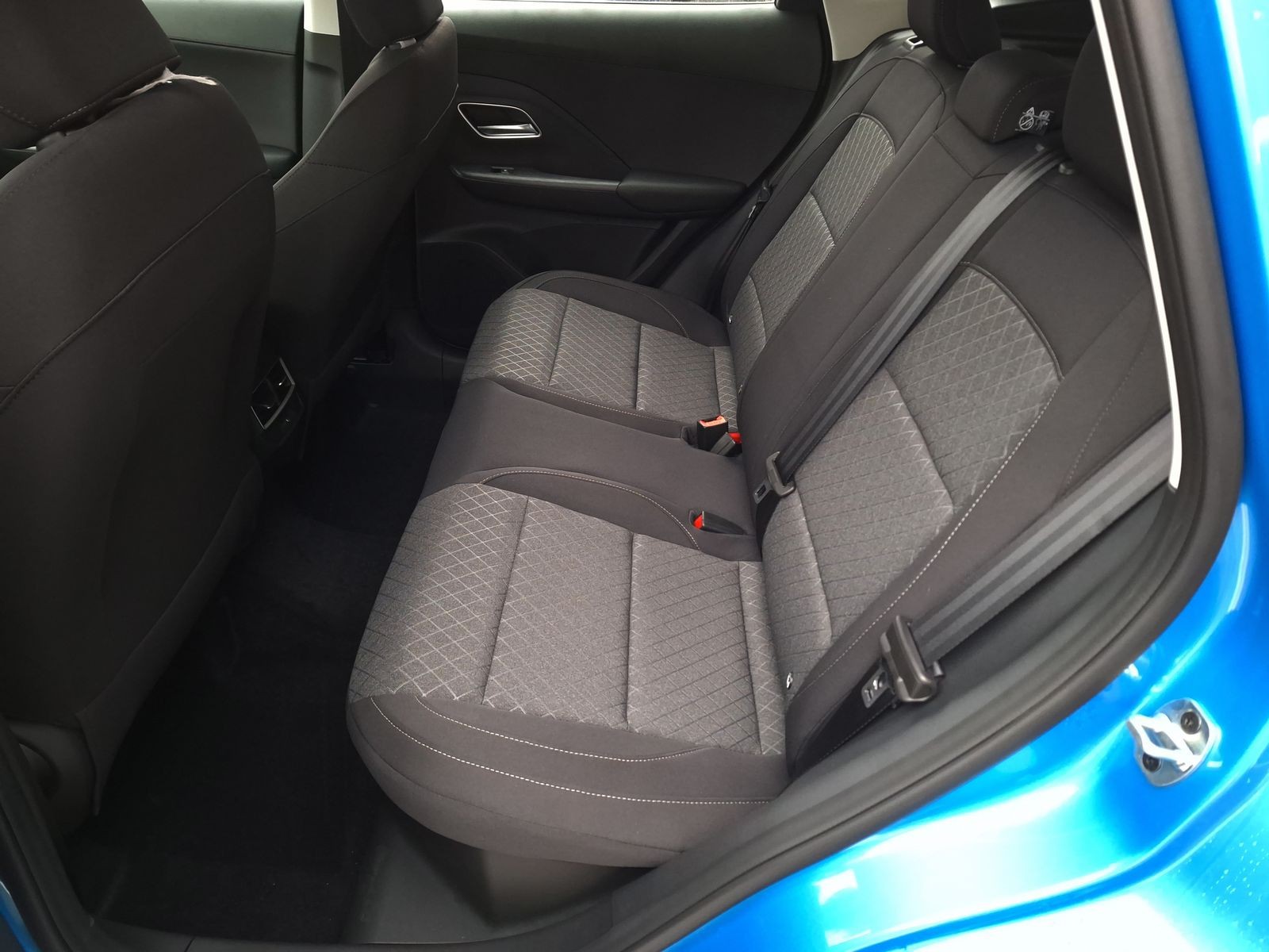 12 - Mg ZS 1.5 hybrid+ comfort auto