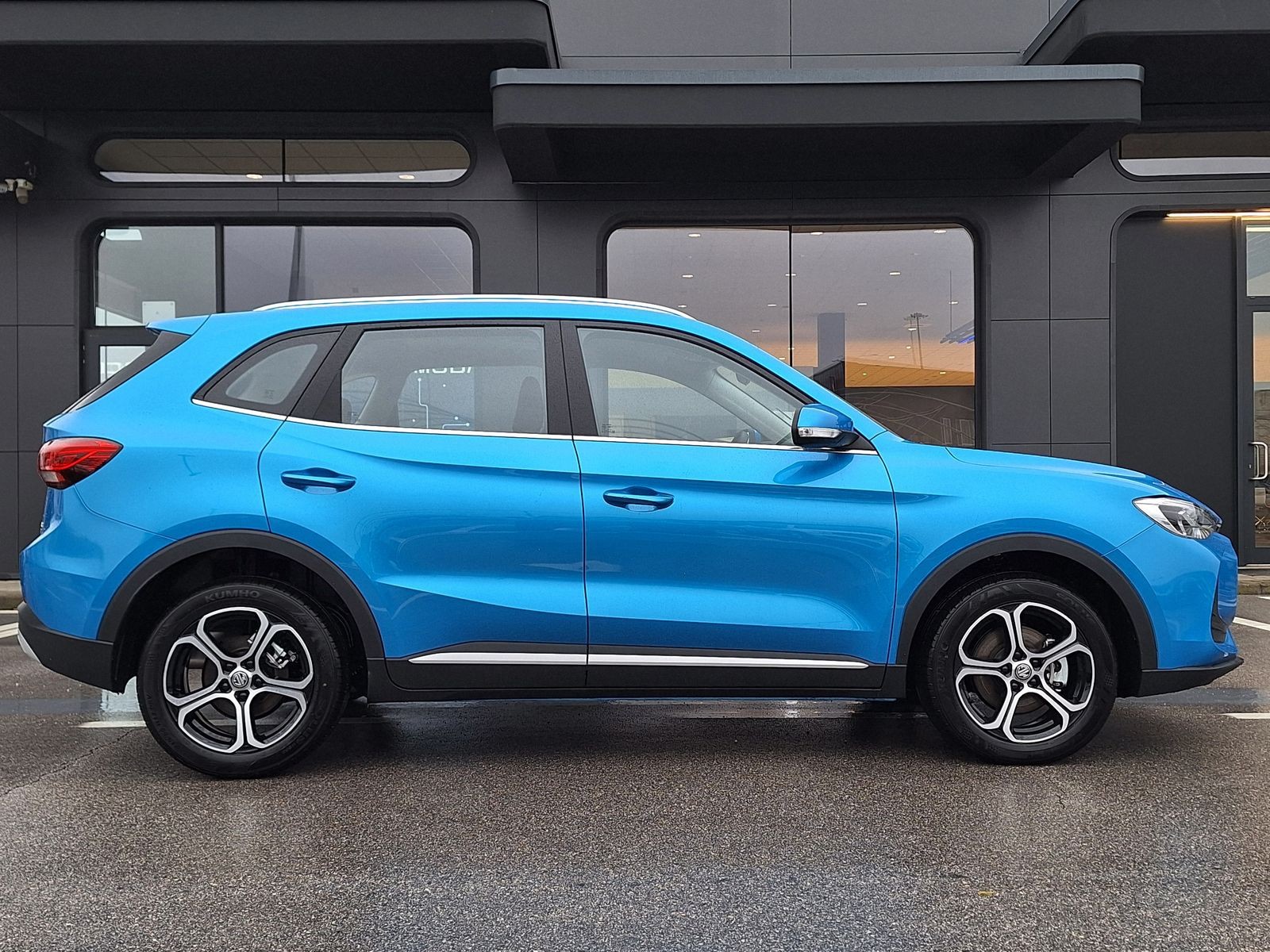 4 - Mg ZS 1.5 hybrid+ comfort auto