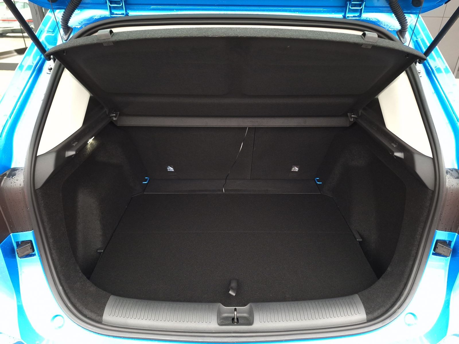 6 - Mg ZS 1.5 hybrid+ comfort auto