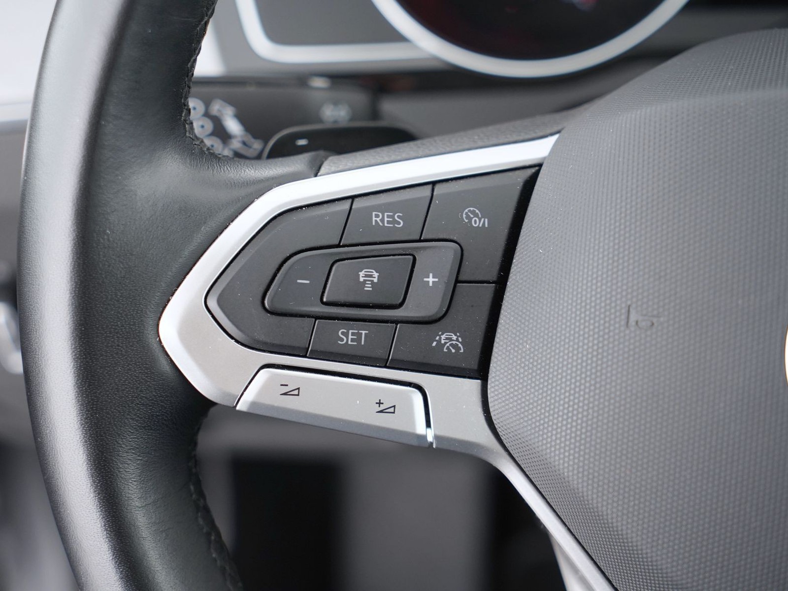 26 - Volkswagen Passat variant 2.0 tdi scr evo 150cv business dsg