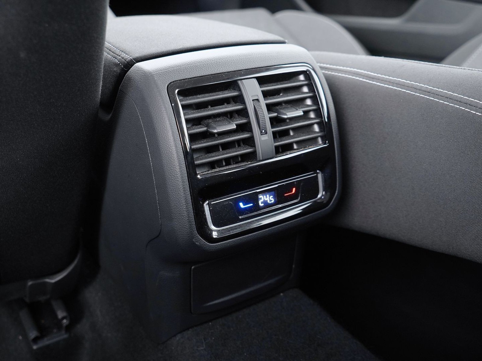 29 - Volkswagen Passat variant 2.0 tdi scr evo 150cv business dsg