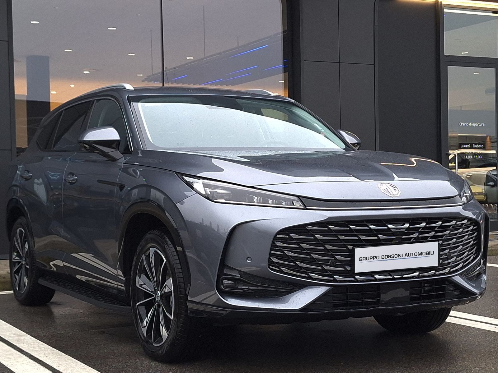 3 - Mg HS 1.5 phev luxury auto