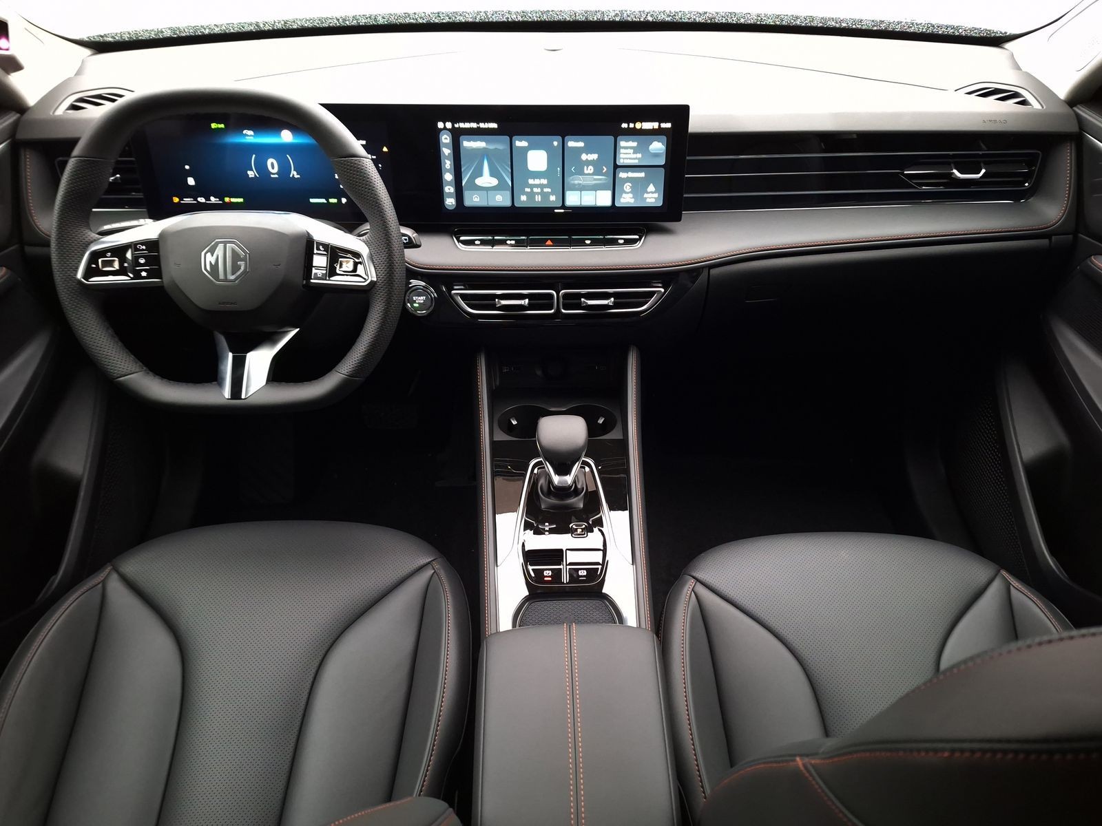 8 - Mg HS 1.5 phev luxury auto