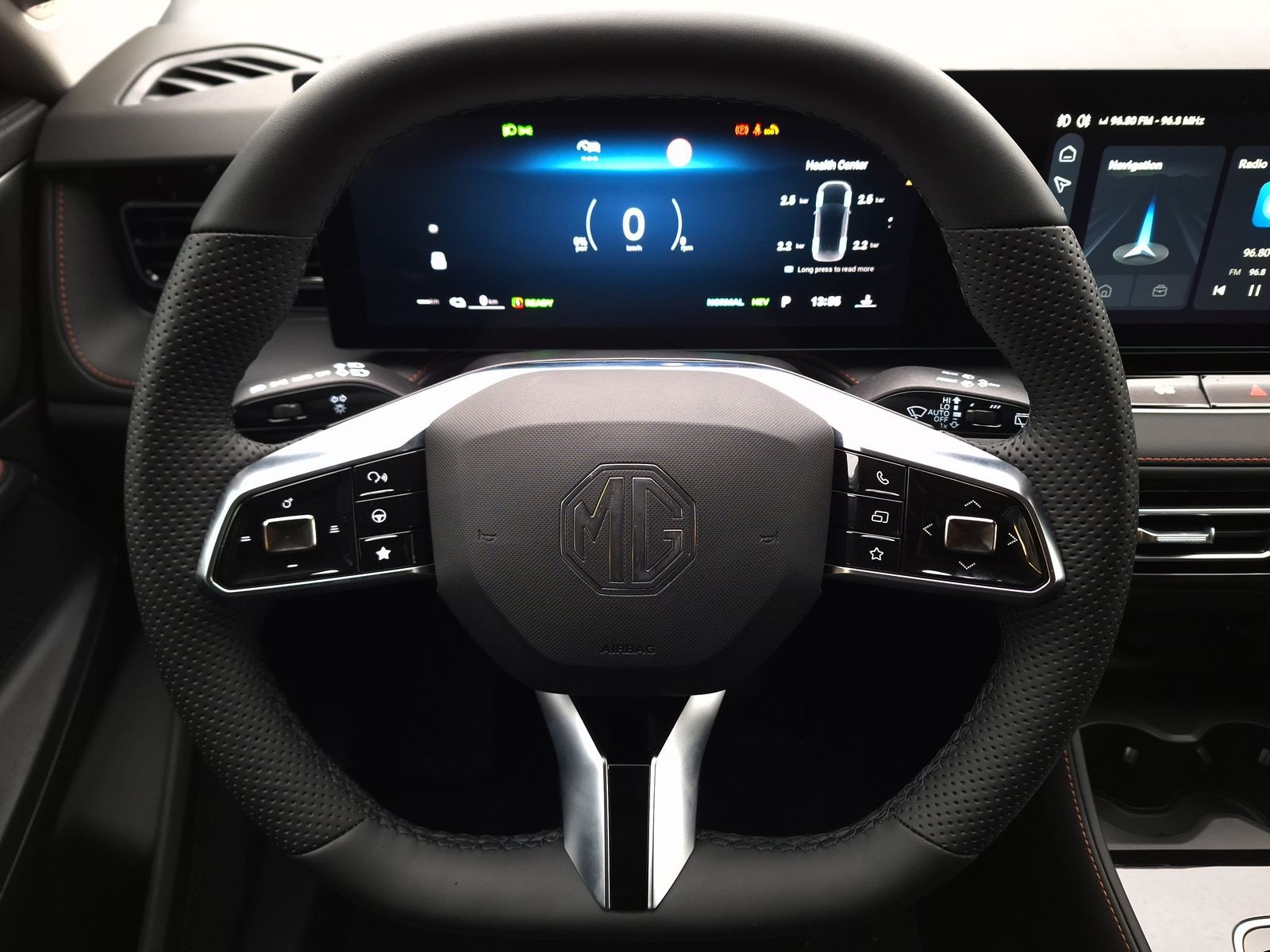 9 - Mg HS 1.5 phev luxury auto