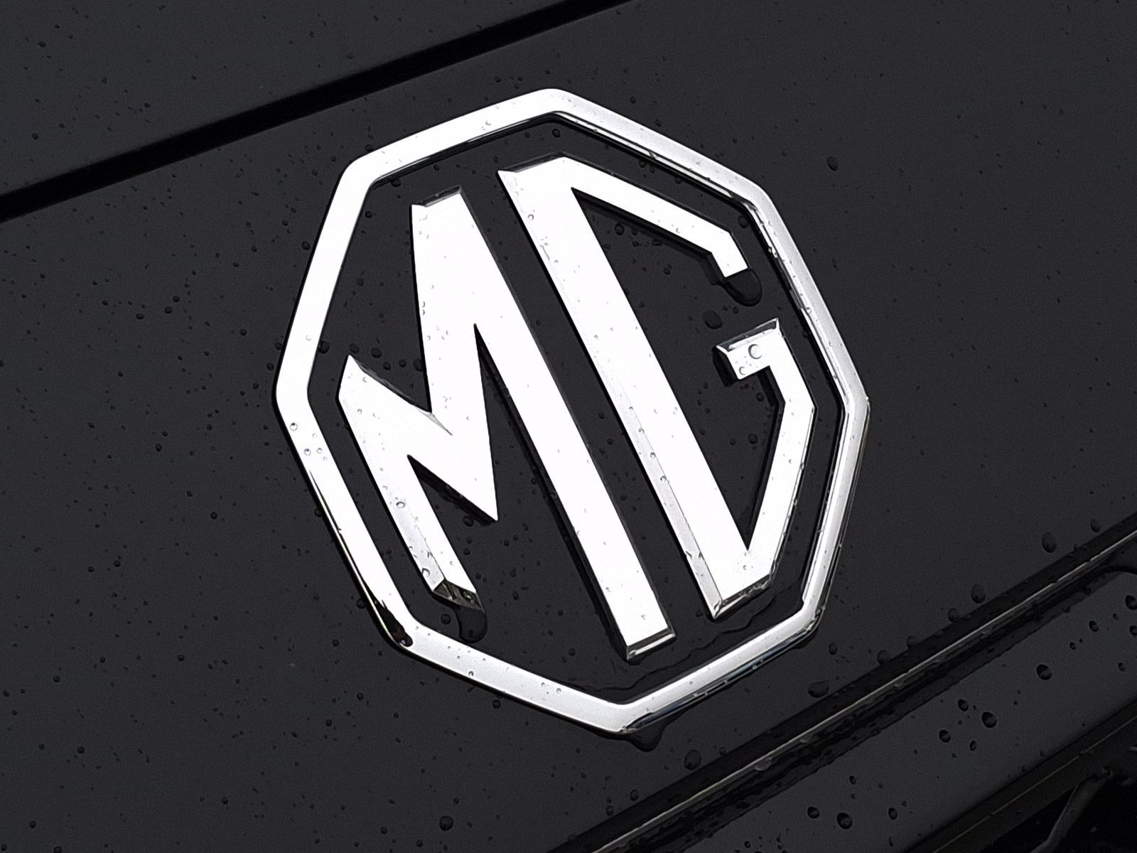 24 - Mg ZS 1.5 hybrid+ comfort auto