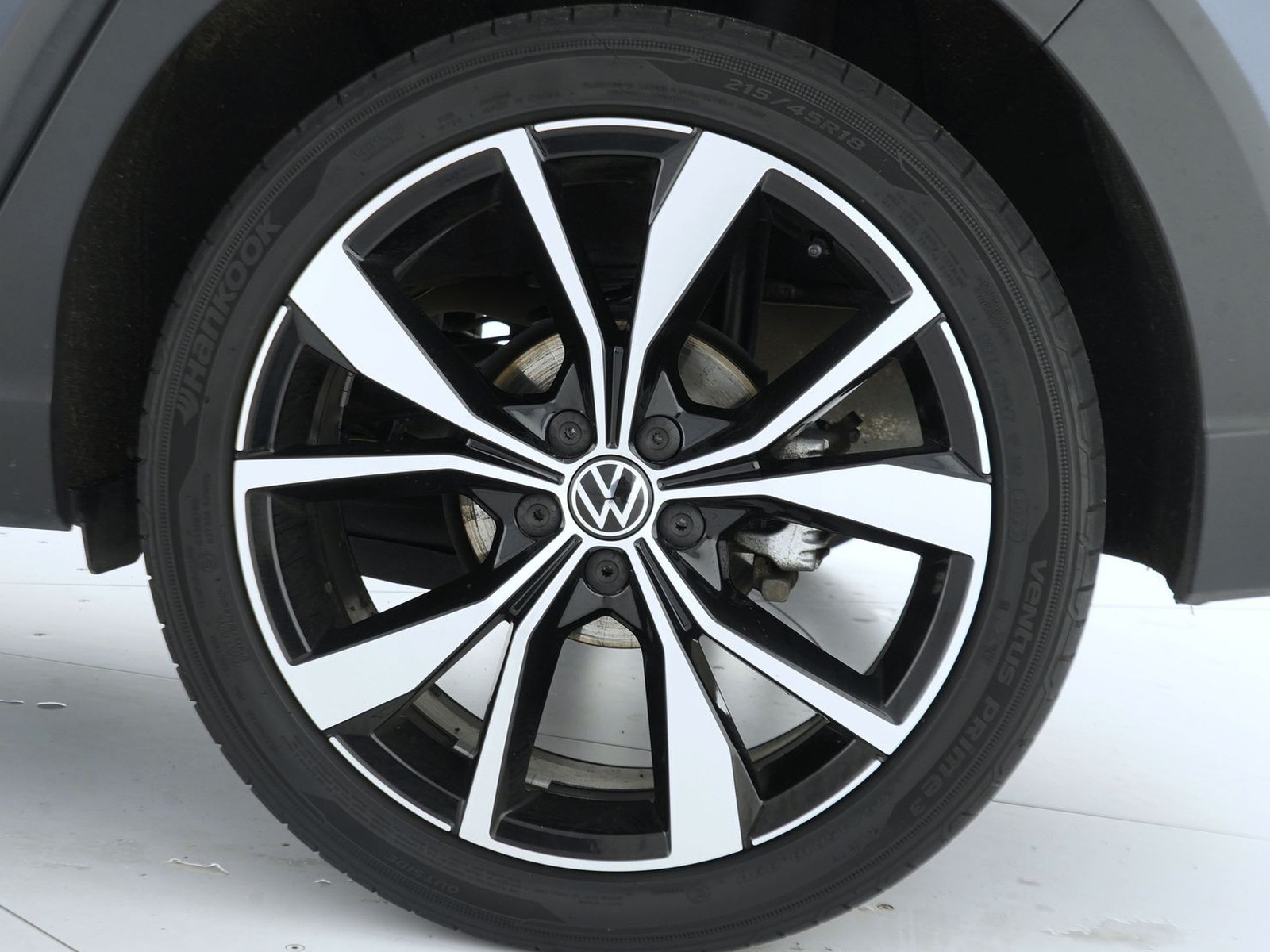 12 - Volkswagen Taigo 1.0 tsi 110cv r-line