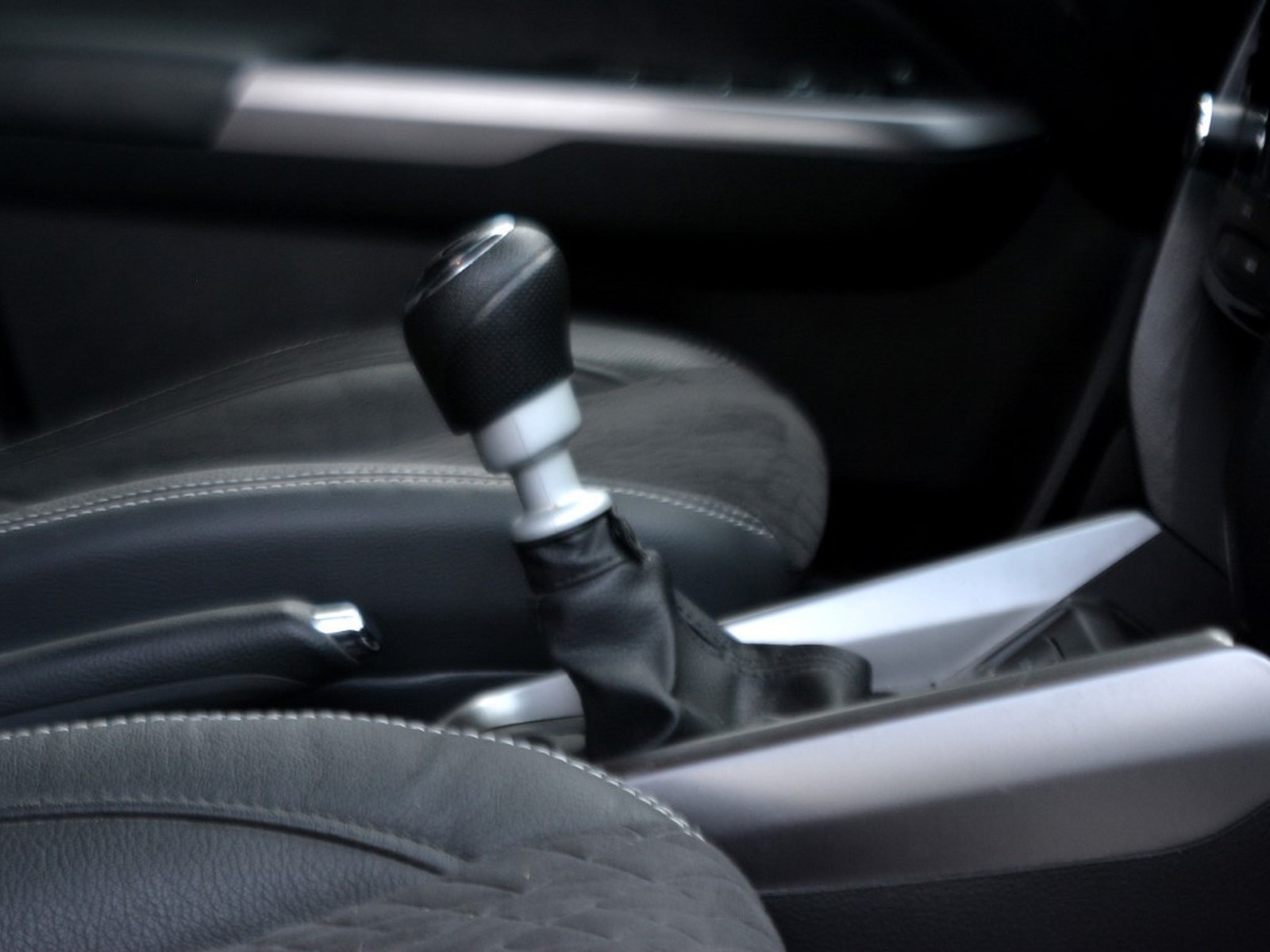 12 - Suzuki Vitara 1.4 boosterjet hybrid top 2wd