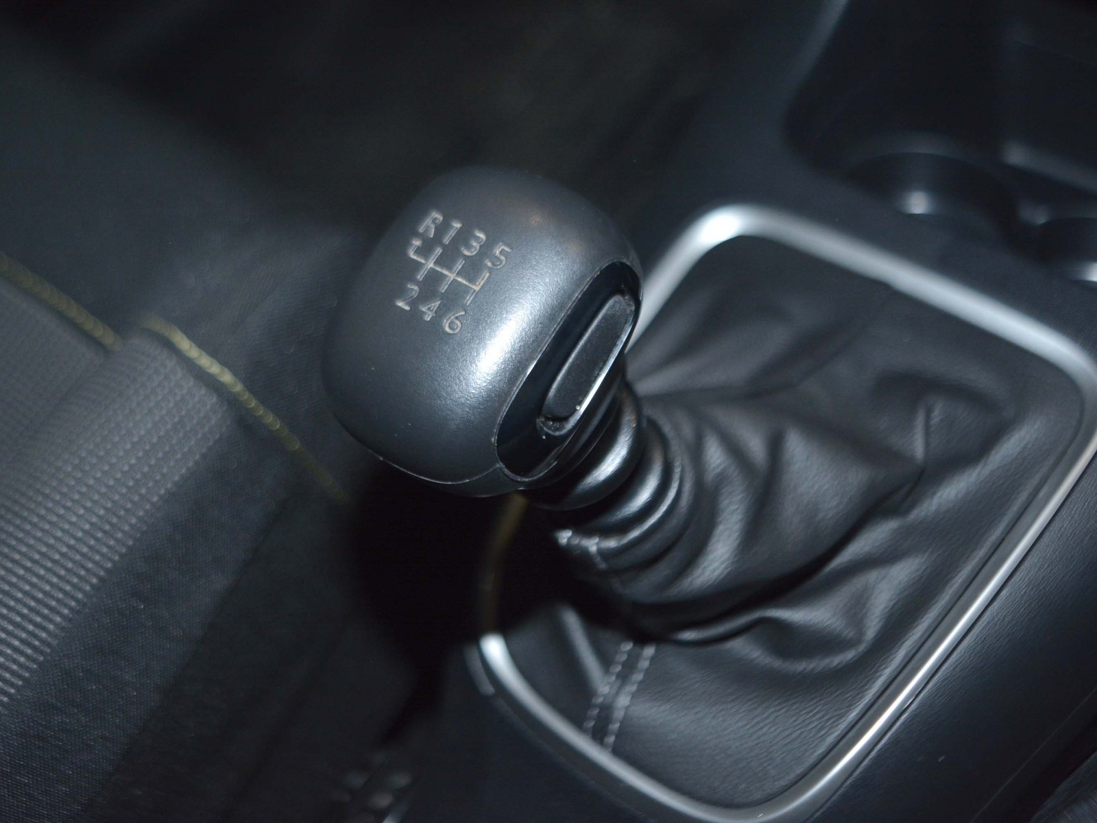 12 - Citroen C3 1.2 puretech 110cv max s&s