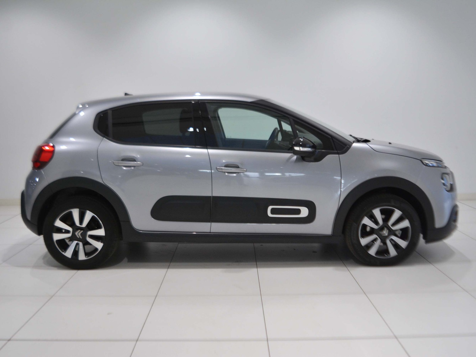 24 - Citroen C3 1.2 puretech 110cv max s&s