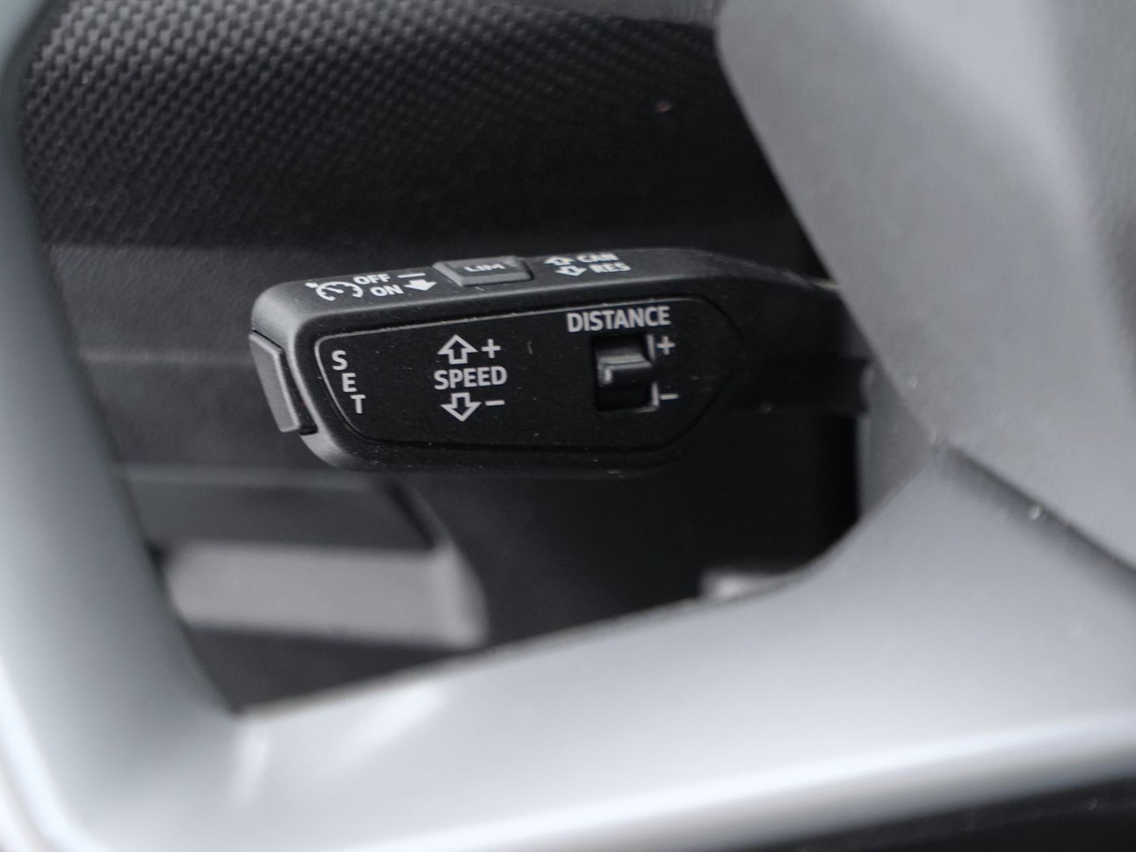 24 - Audi A5 avant 2.0 tdi mhev+ 204cv business advanced