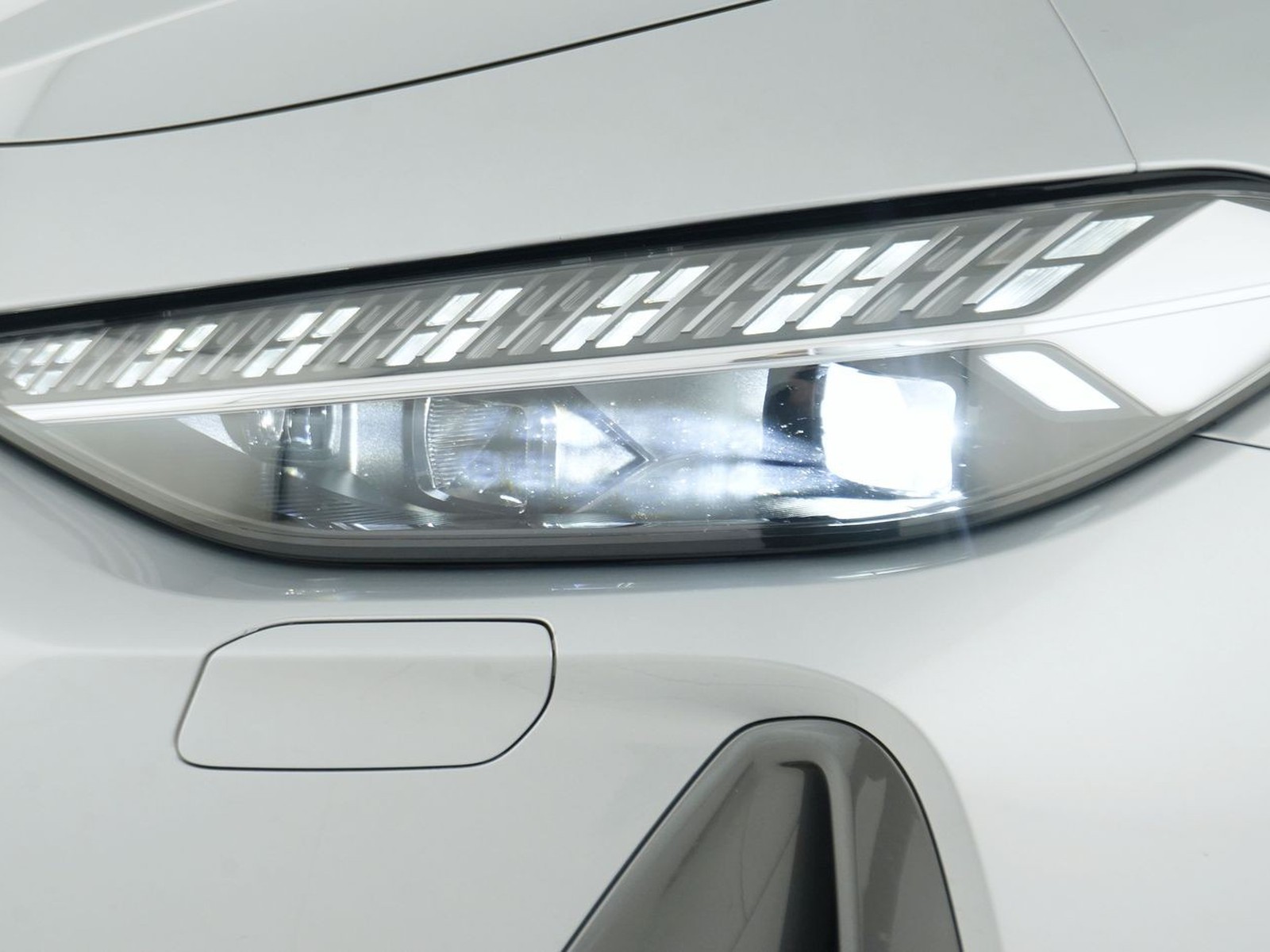 6 - Audi A5 avant 2.0 tdi mhev+ 204cv business advanced