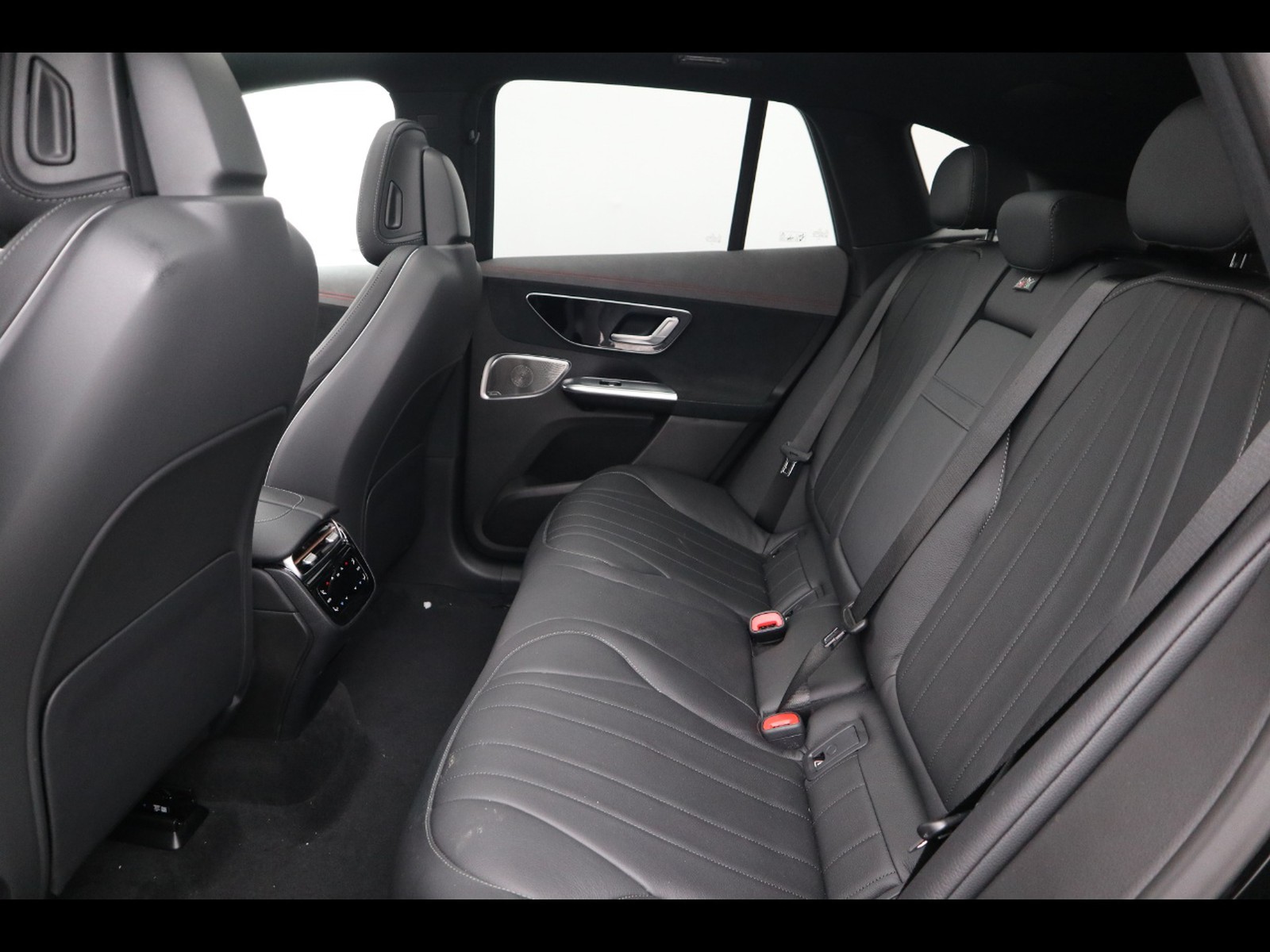 8 - Mercedes EQE suv 350 amg line premium plus 4matic